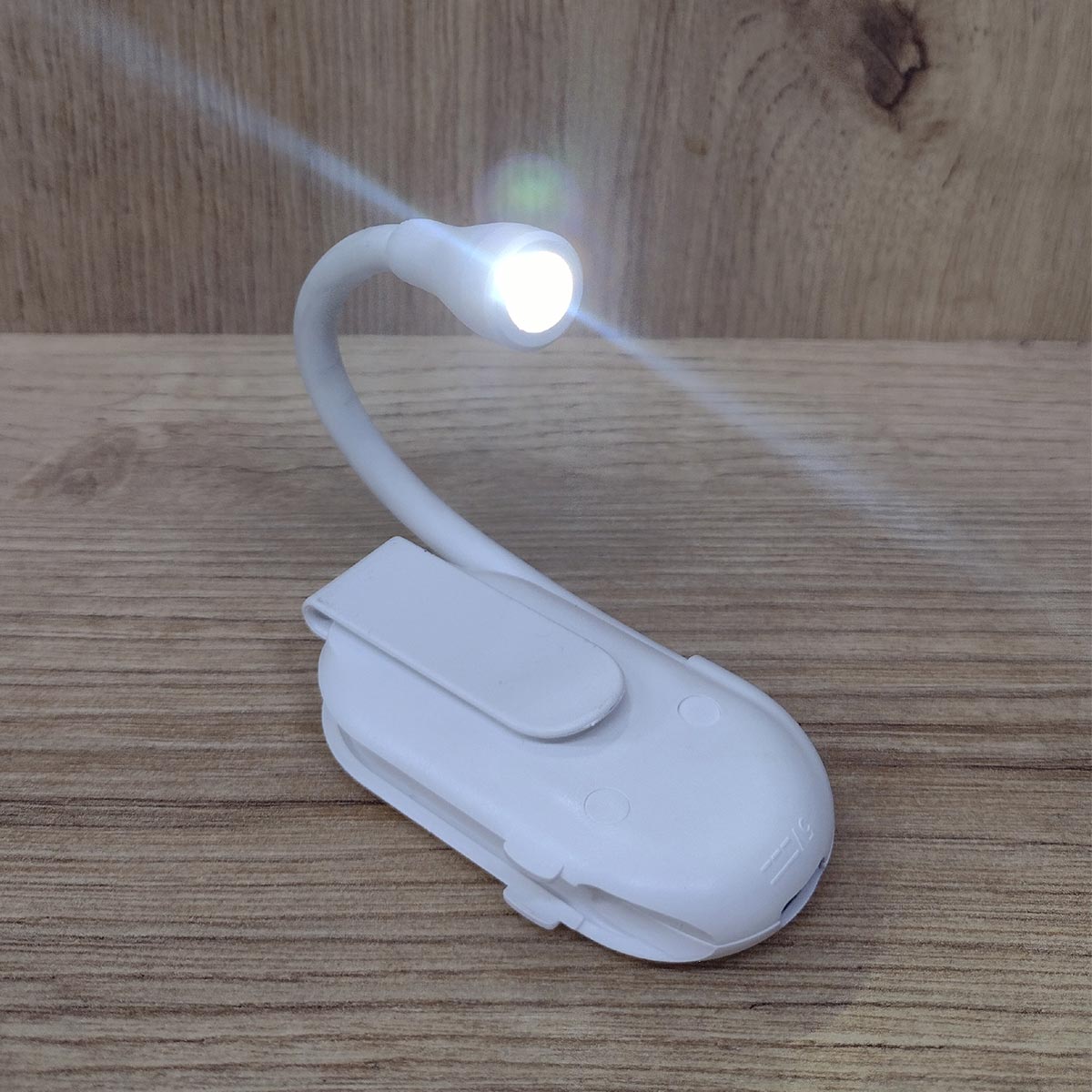 Miniatura 10 de Lampara Clip Recargable 3 Modos C15