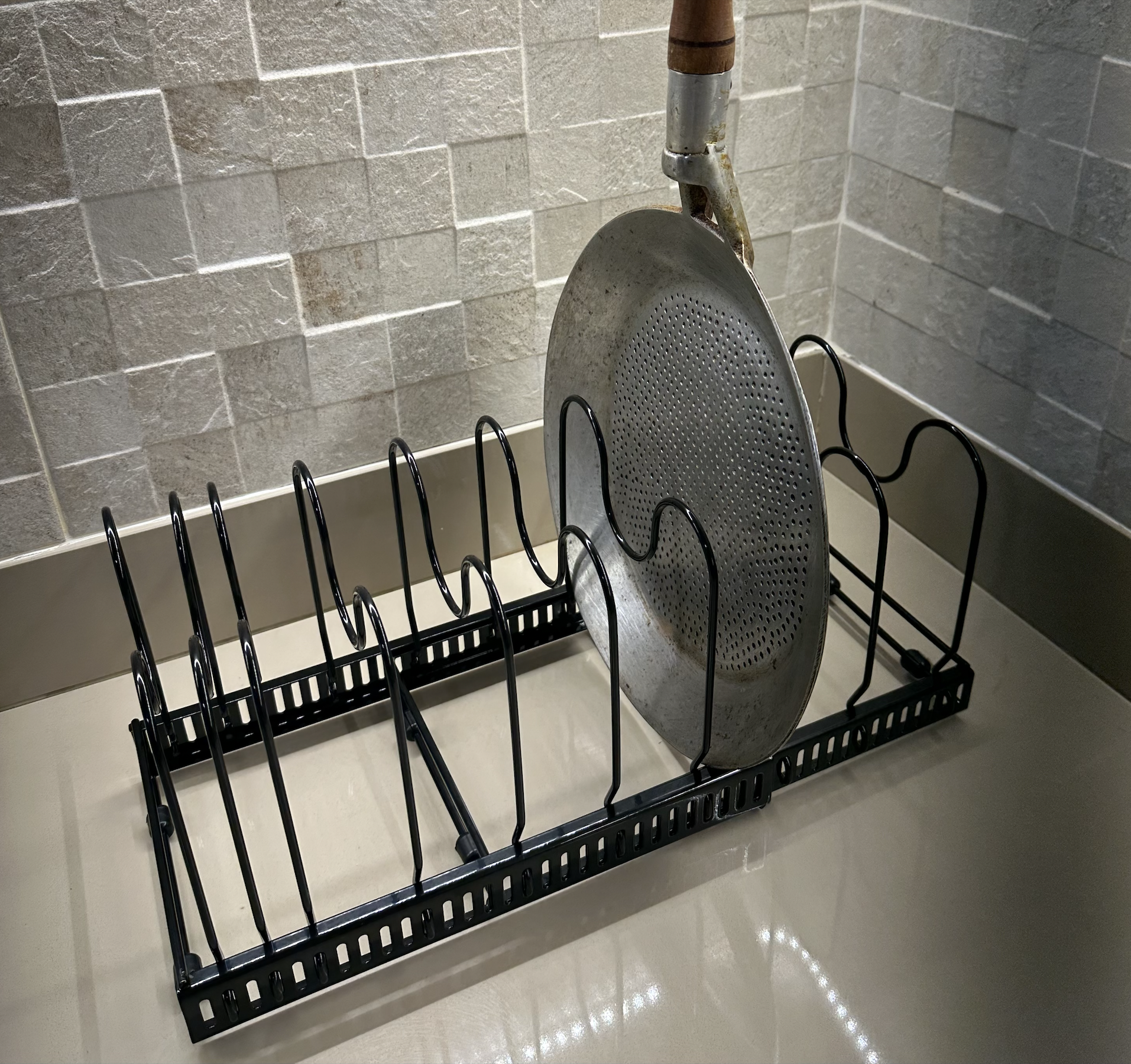 Organizador de Ollas y Sartenes disponible en Yaxa Colombia