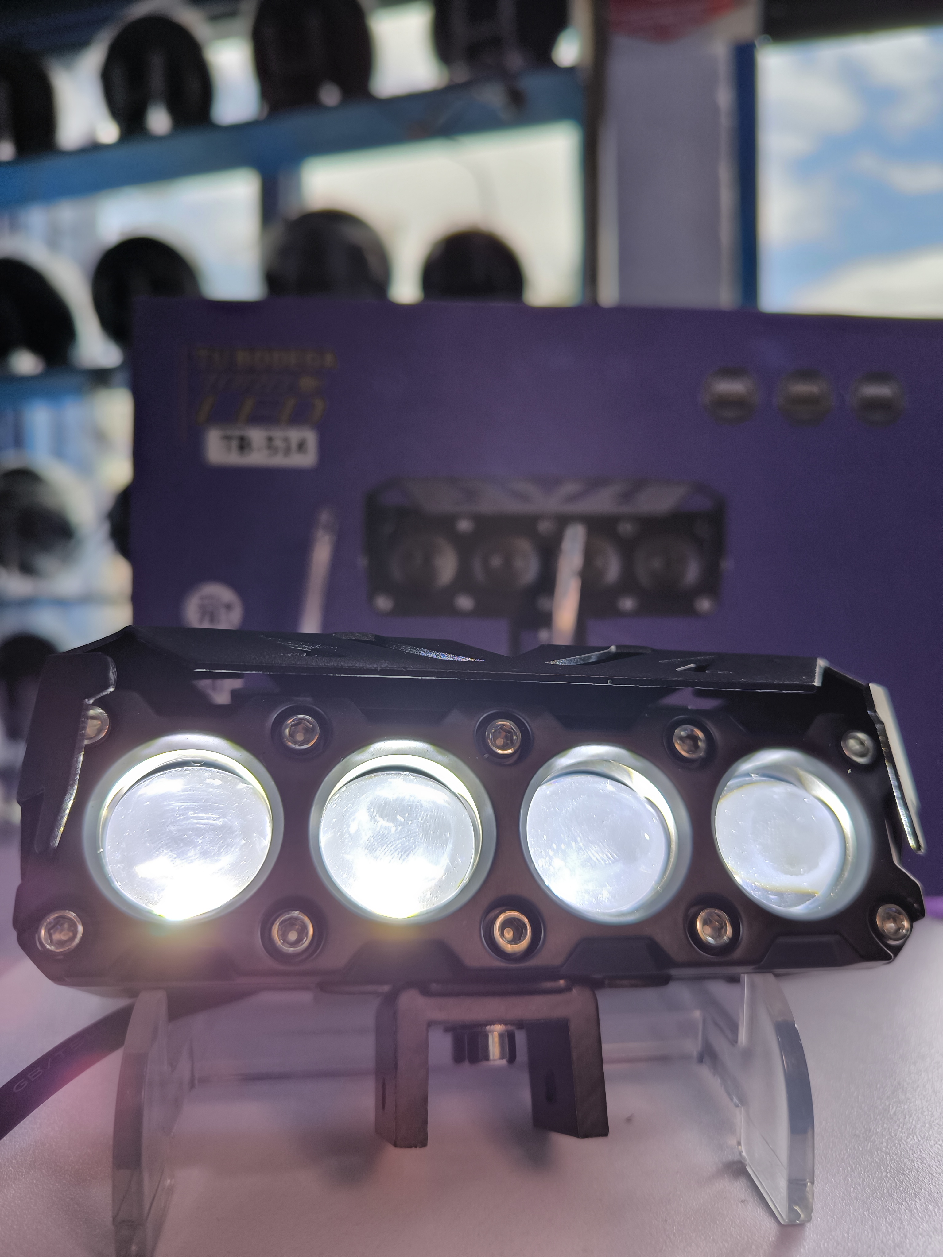 PAR  EXPLORADORAS 4 LUPAS (TB514)