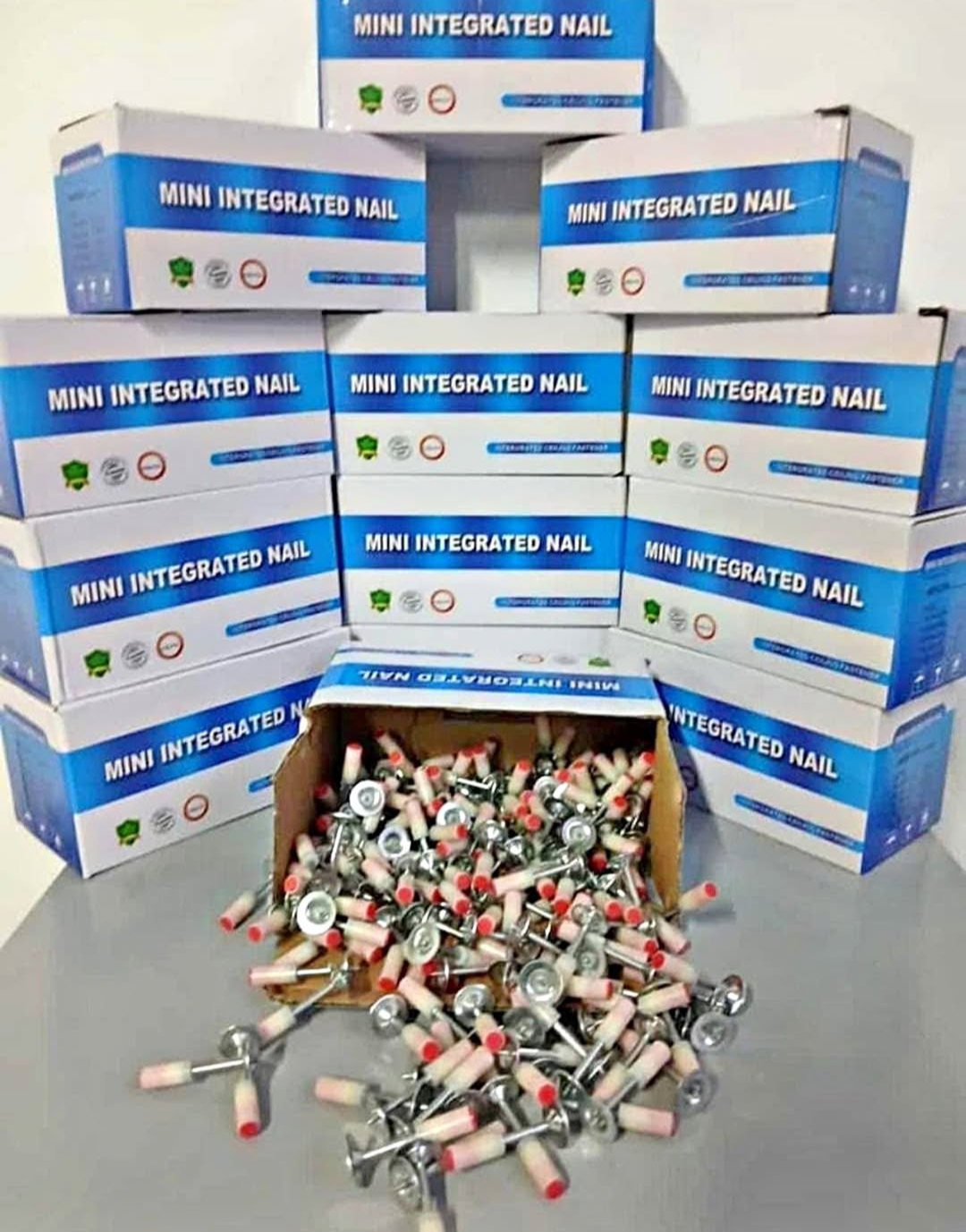 50 clavos para pistola de FIJACION