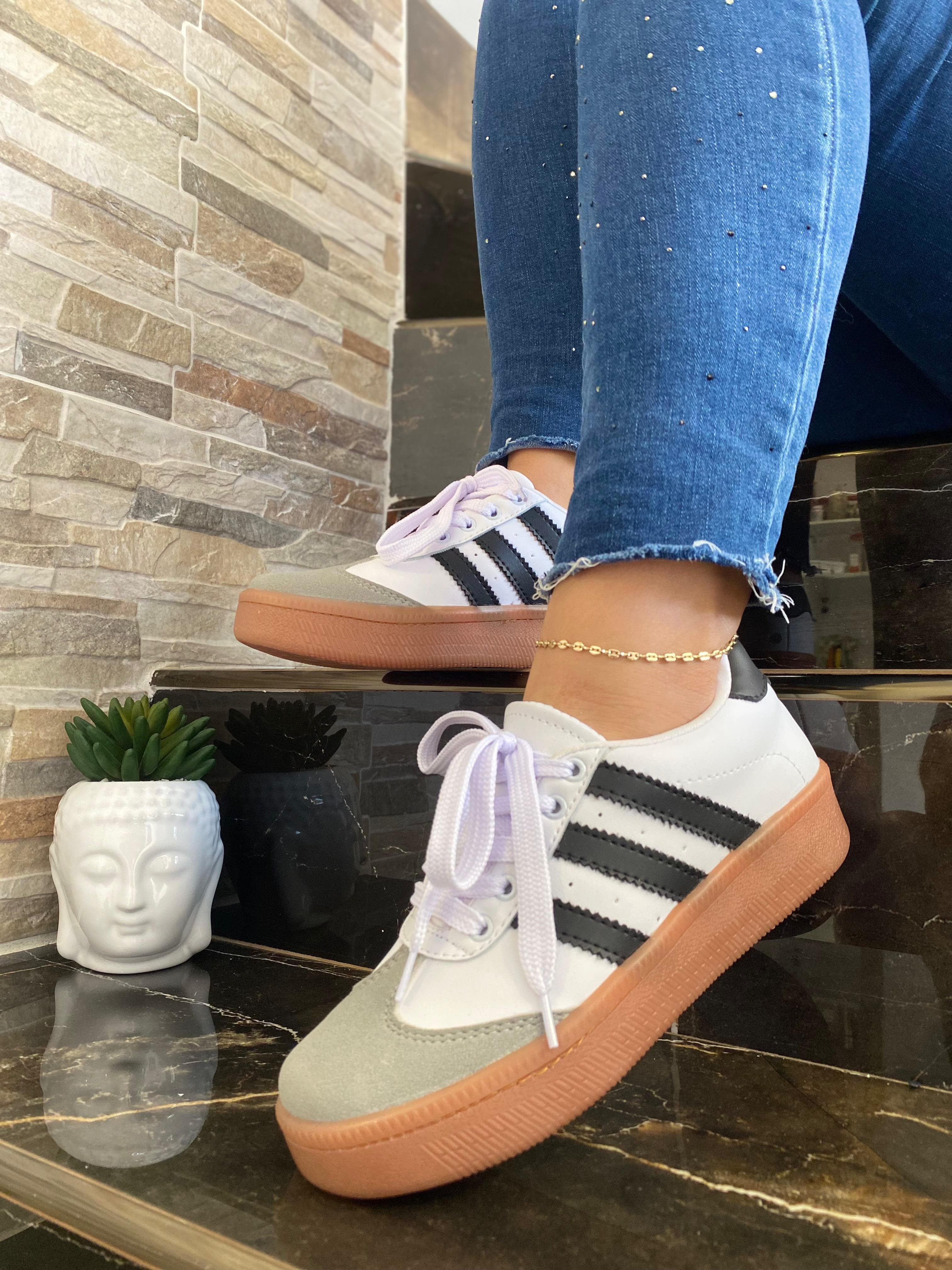 Tenis