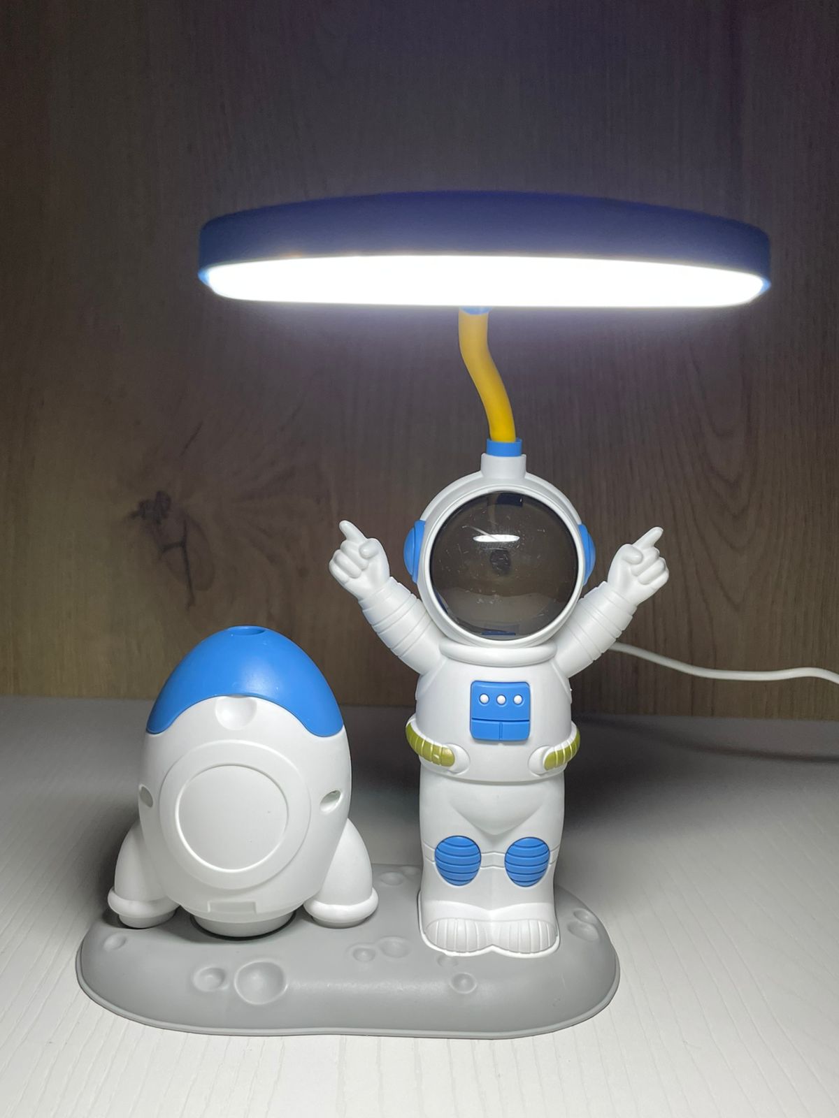 LAMPARA/SACAPUNTA DE MESA HK28-1A/1B