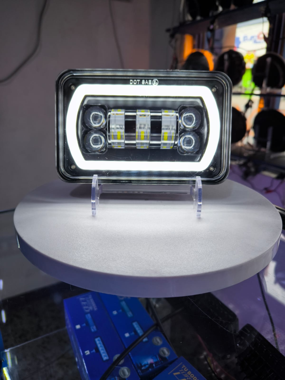 PAR FAROLAS KENWORTH (TB040)