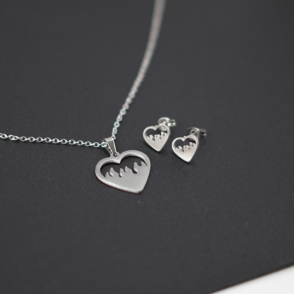 JUEGUITO ECO CORAZON CON FUEGO PLATEADO