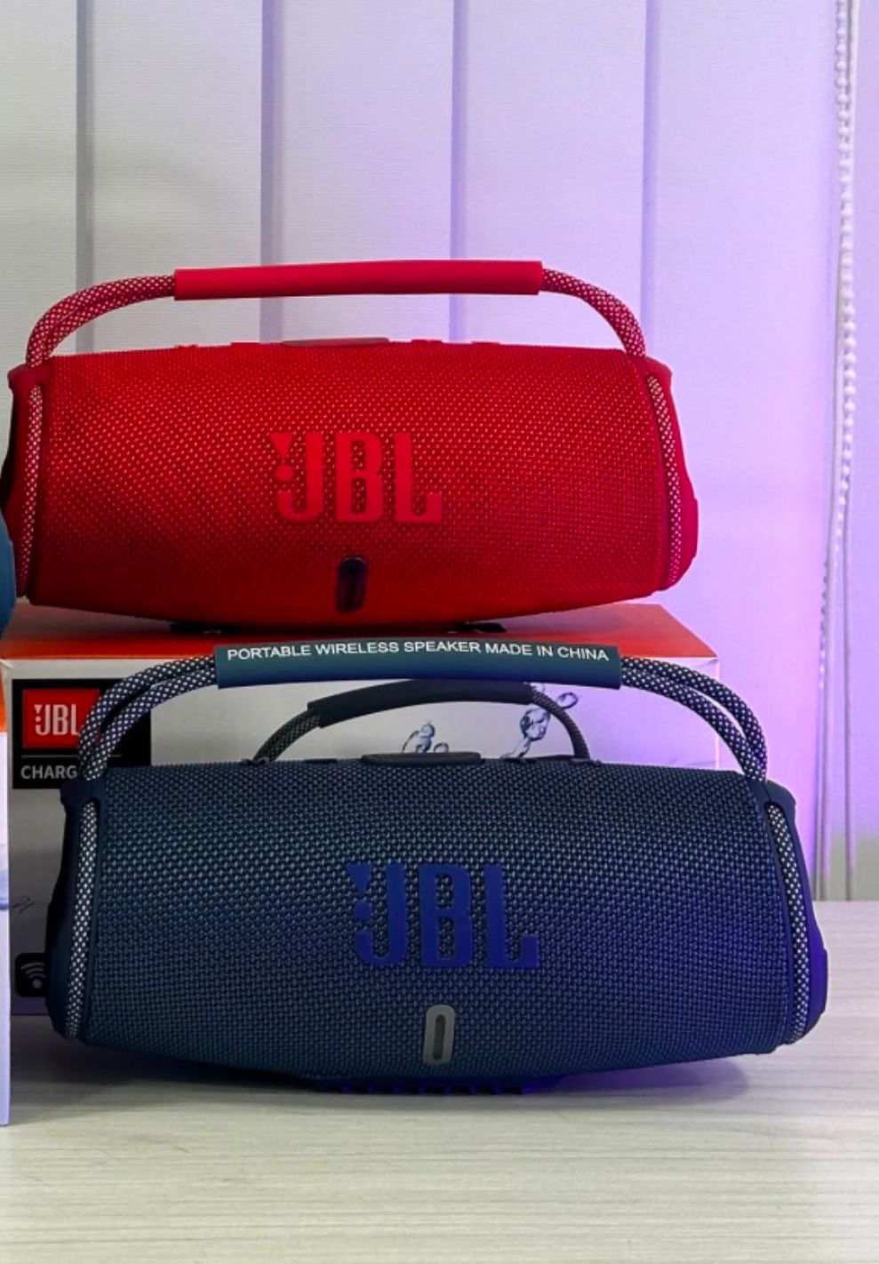 Combo Parlante Alexa Echo dot + Charge 7