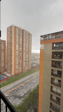 REFLECTOR DE 4 CABEZAS CON PANEL SOLAR