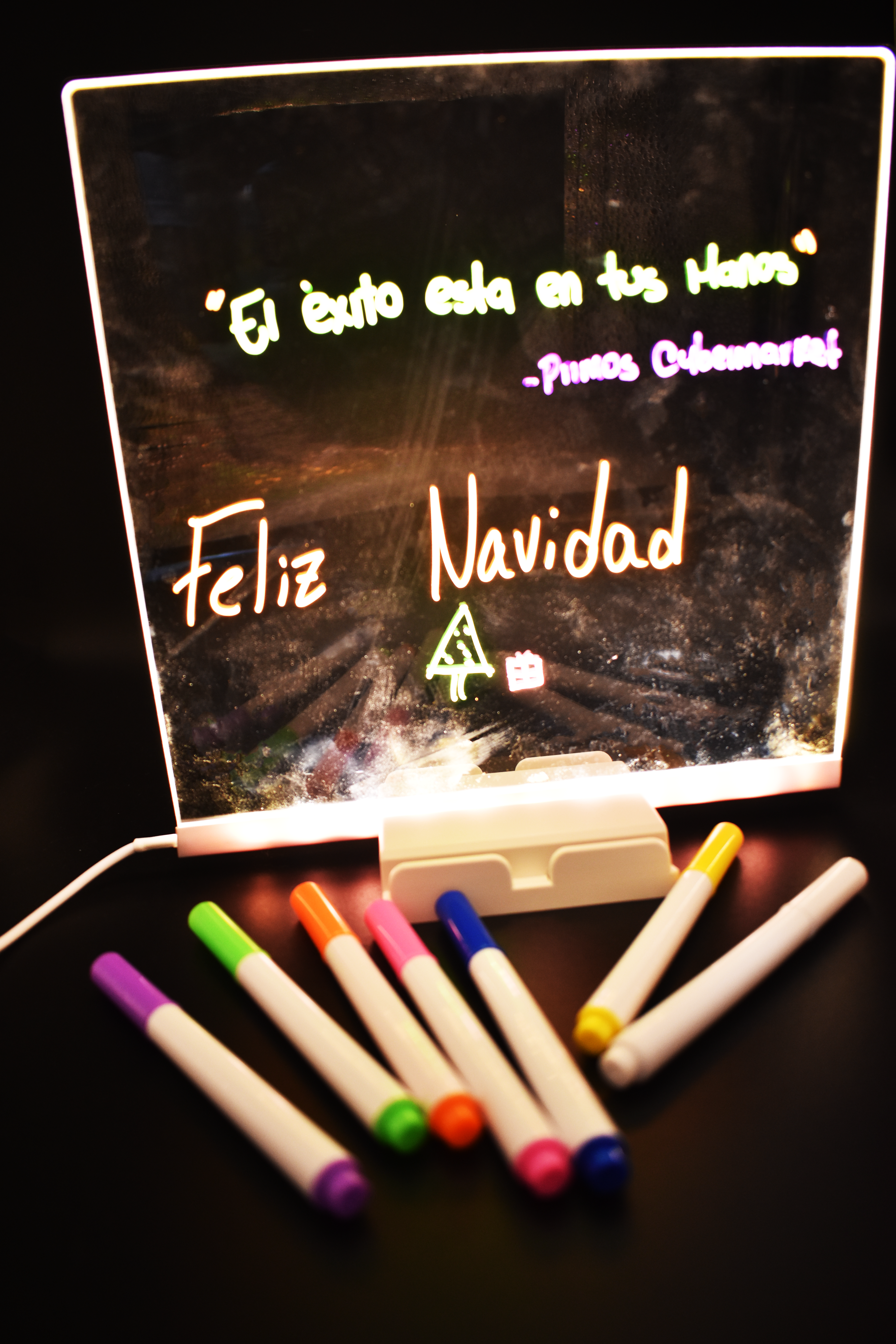 Tablero en Acrilico + 7 Marcadores