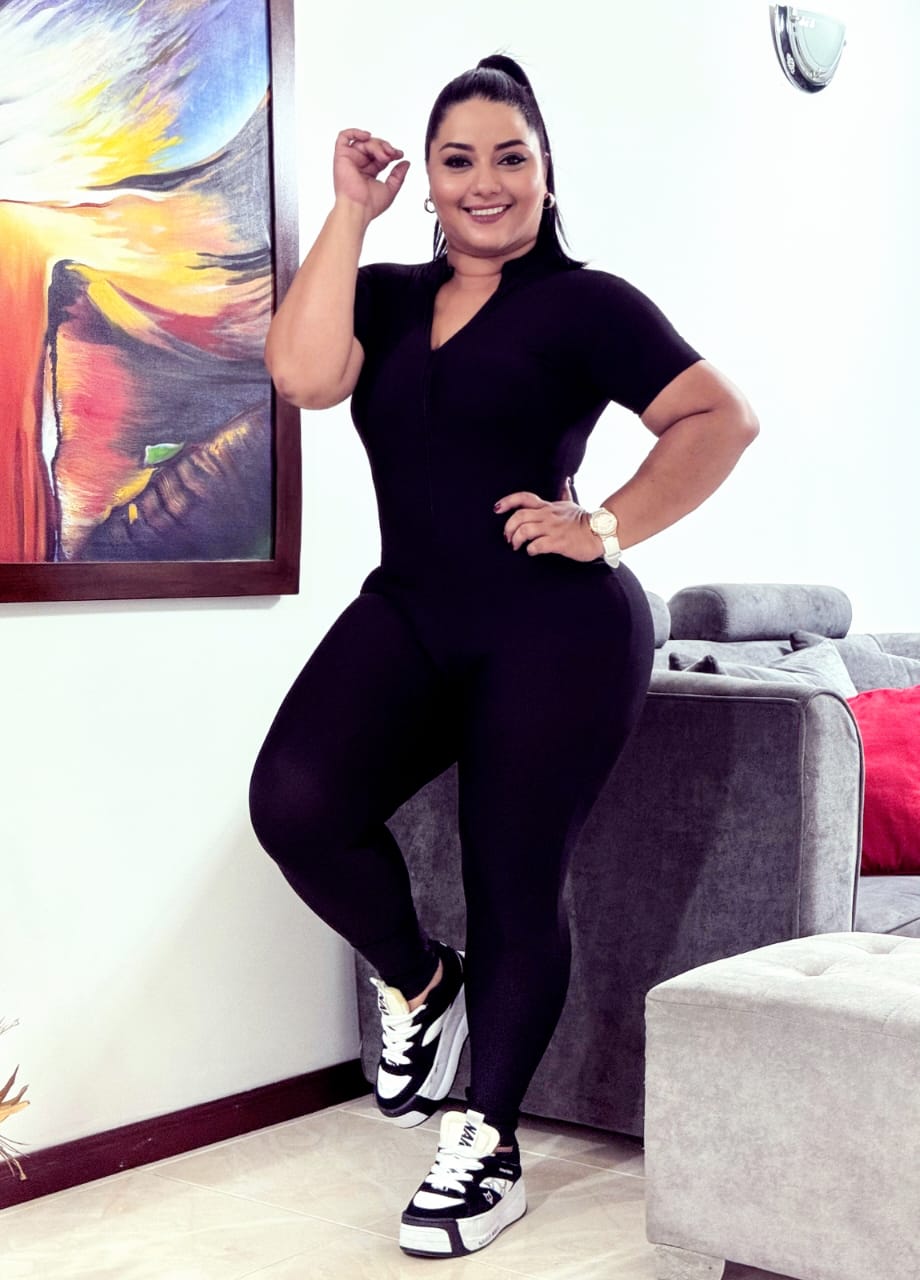 ENTERIZO MANGA CORTA CIERRE PLUSS