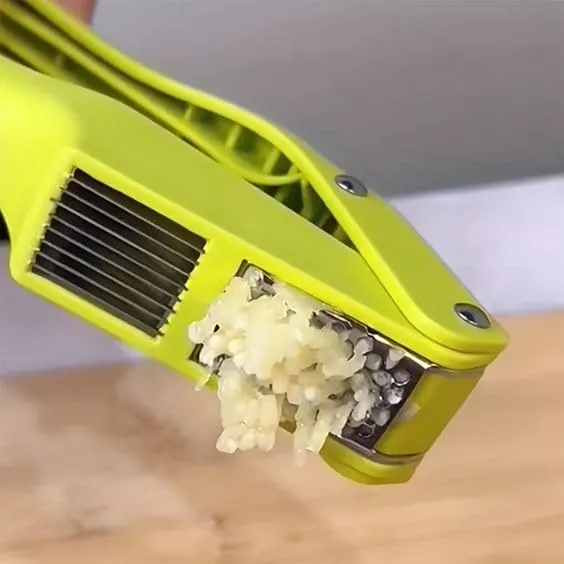 Miniatura 1 de PICADORA DE AJO PRENSA