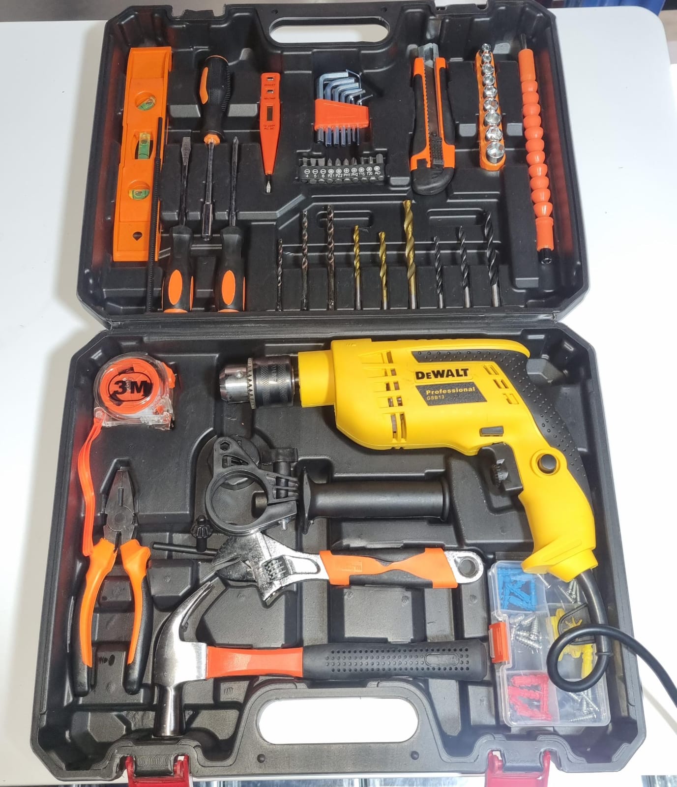 Taladro eléctrico con Kit de herramienta