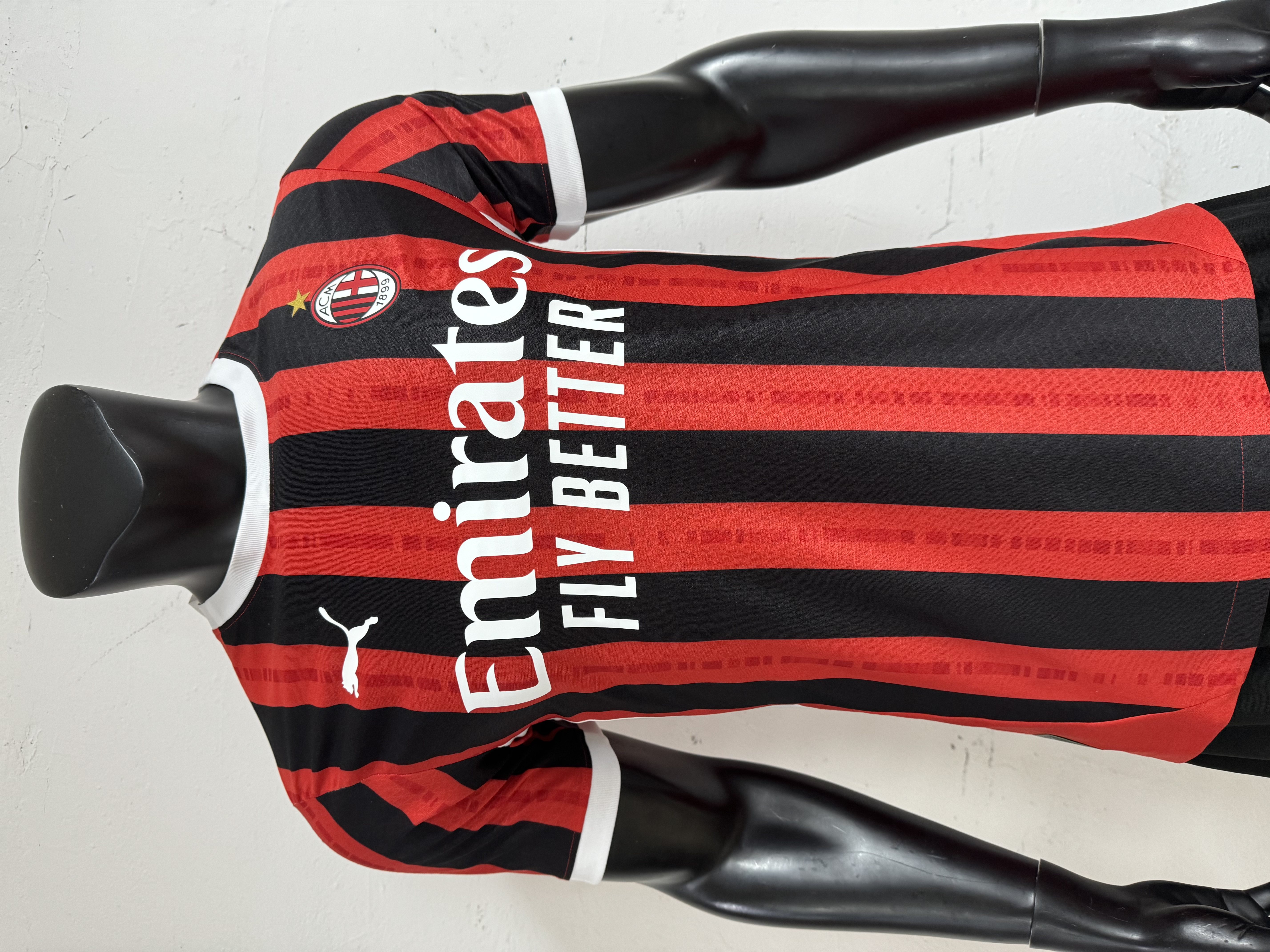 CAMISETA VERSION PLAYER AC MILAN 24/25