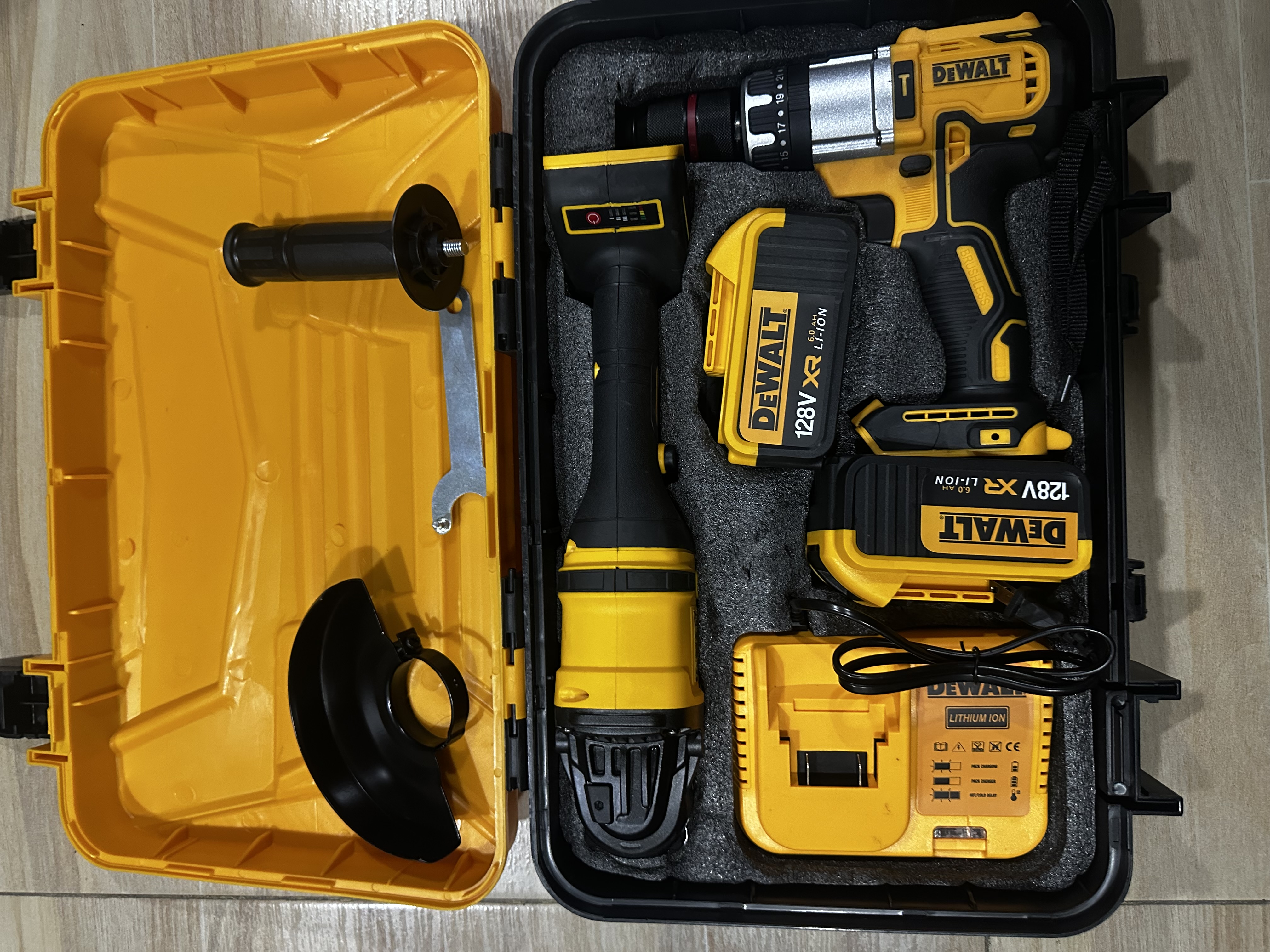 COMBO TALADRO Y PULIDORA 128V DeWalt