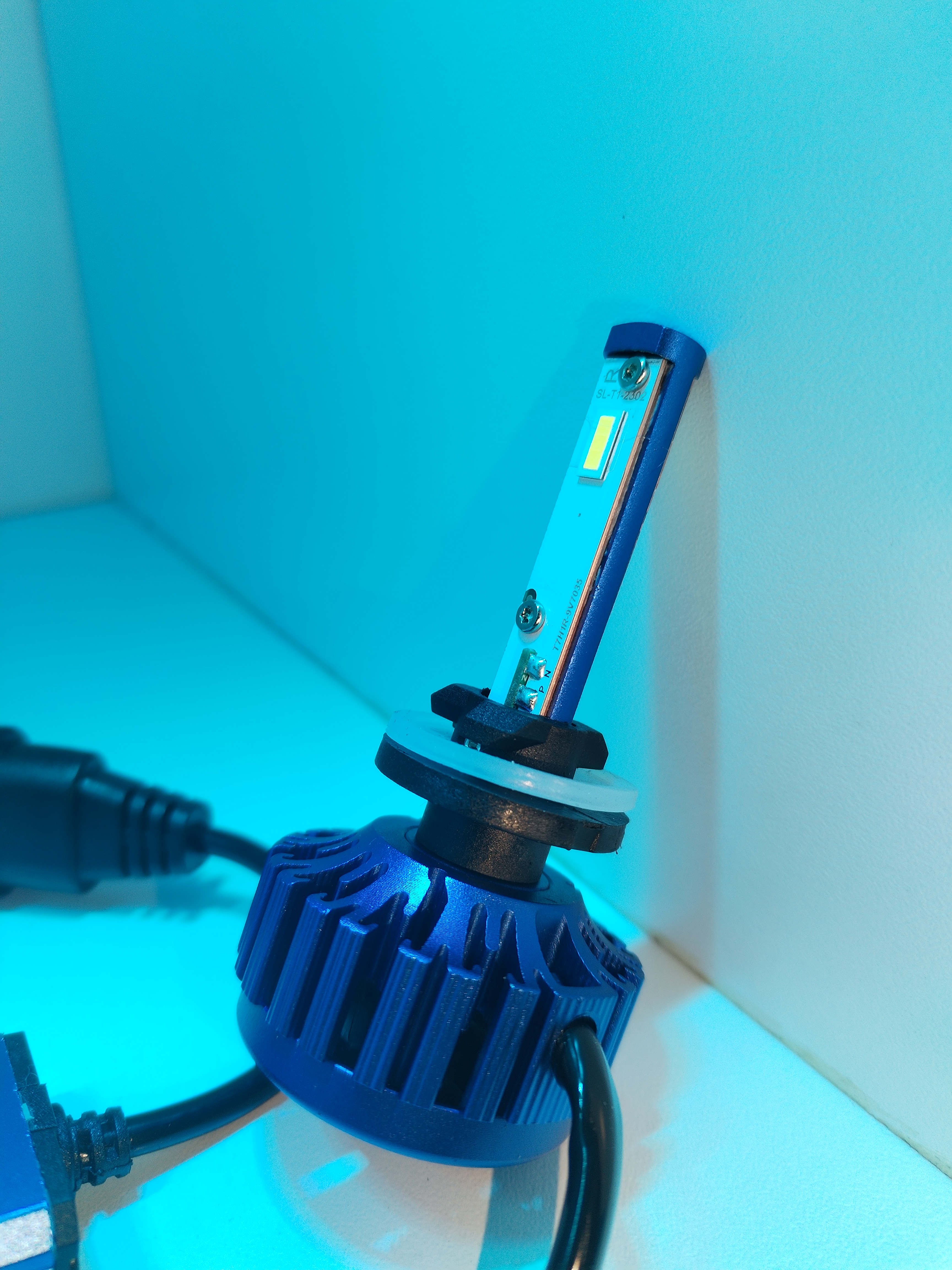 PAR BOMBILLOS TURBO LED (T1VARIAS)