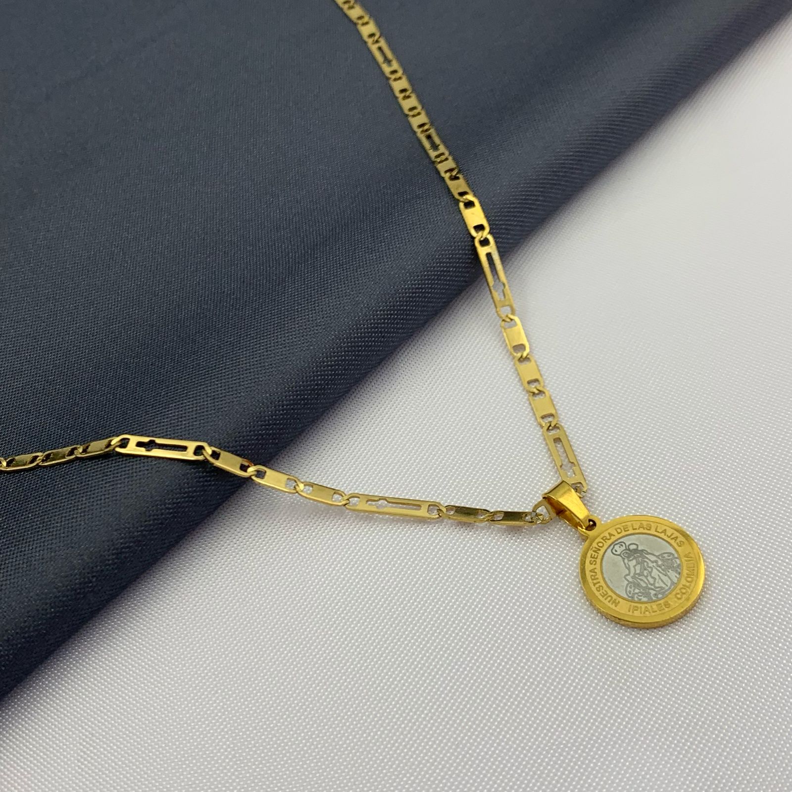 DUO CADENA BICOLOR DIJE VIRGEN LAJAS