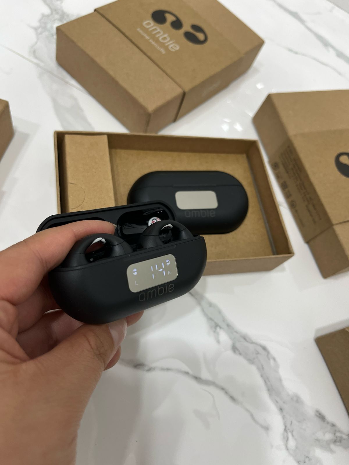 AUDIFONOS AMBIE CON PANTALLA