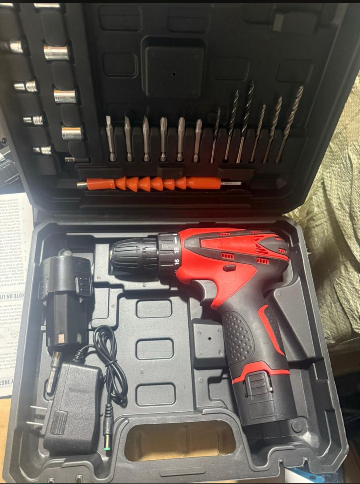 Taladro Color Rojo tipo Milkwauke