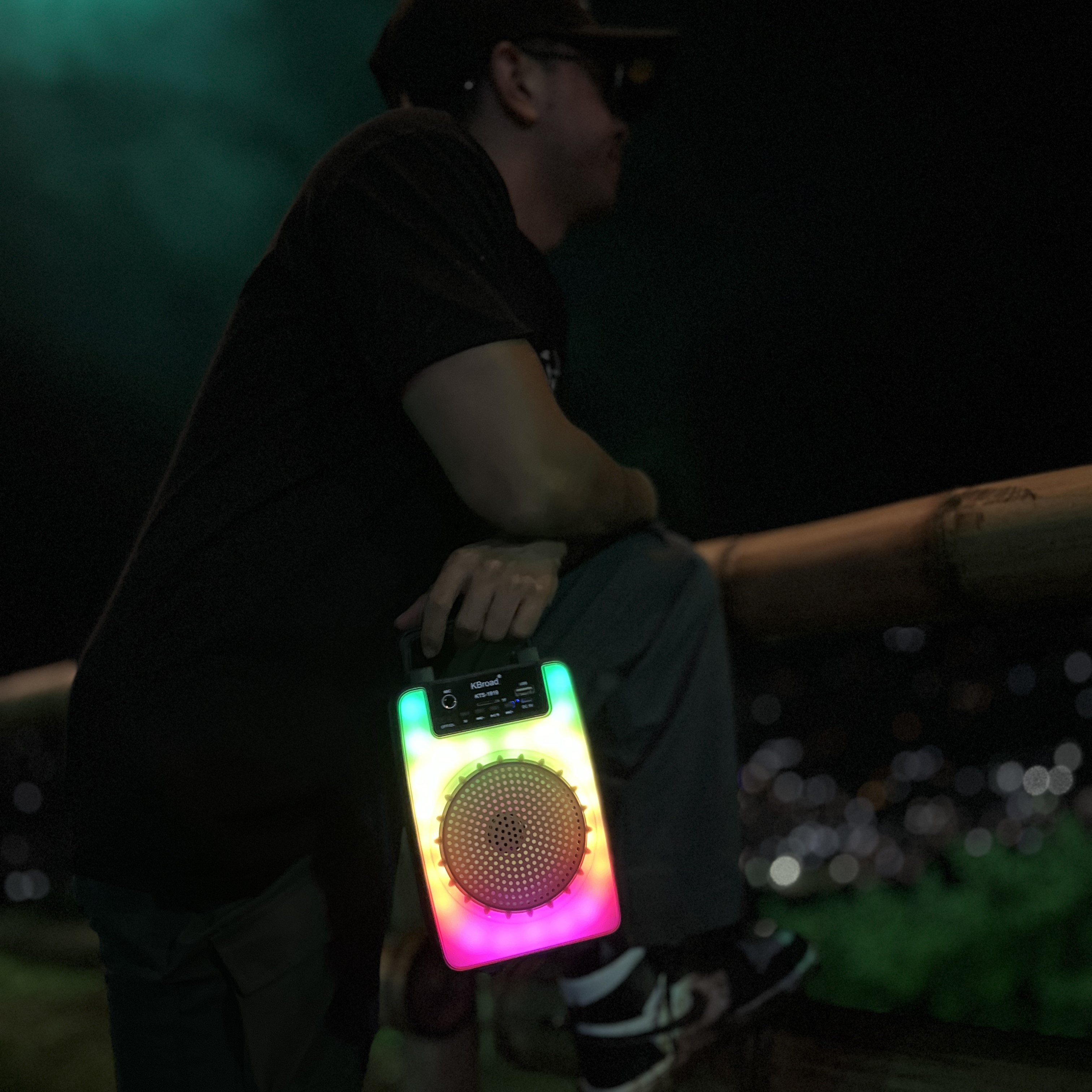 Parlante KTS-1919 4" LED TWS