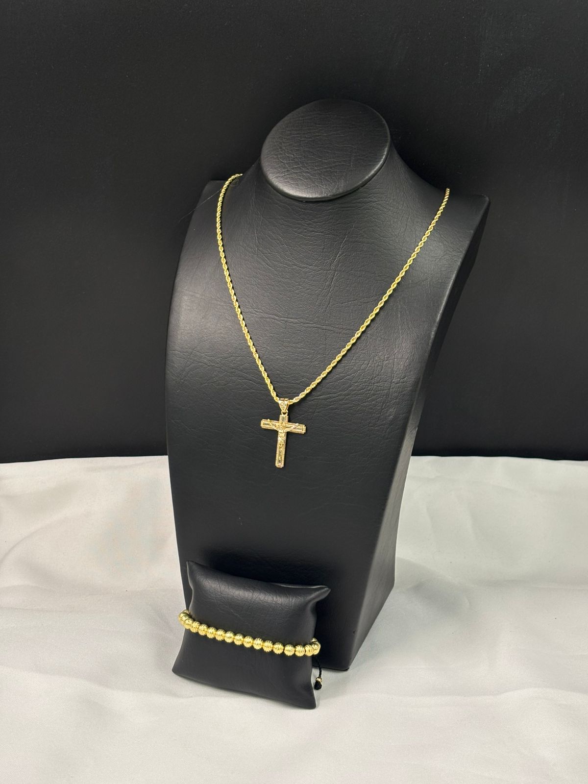 CAD LAZ DIJE CRUZ PULSERA EUK