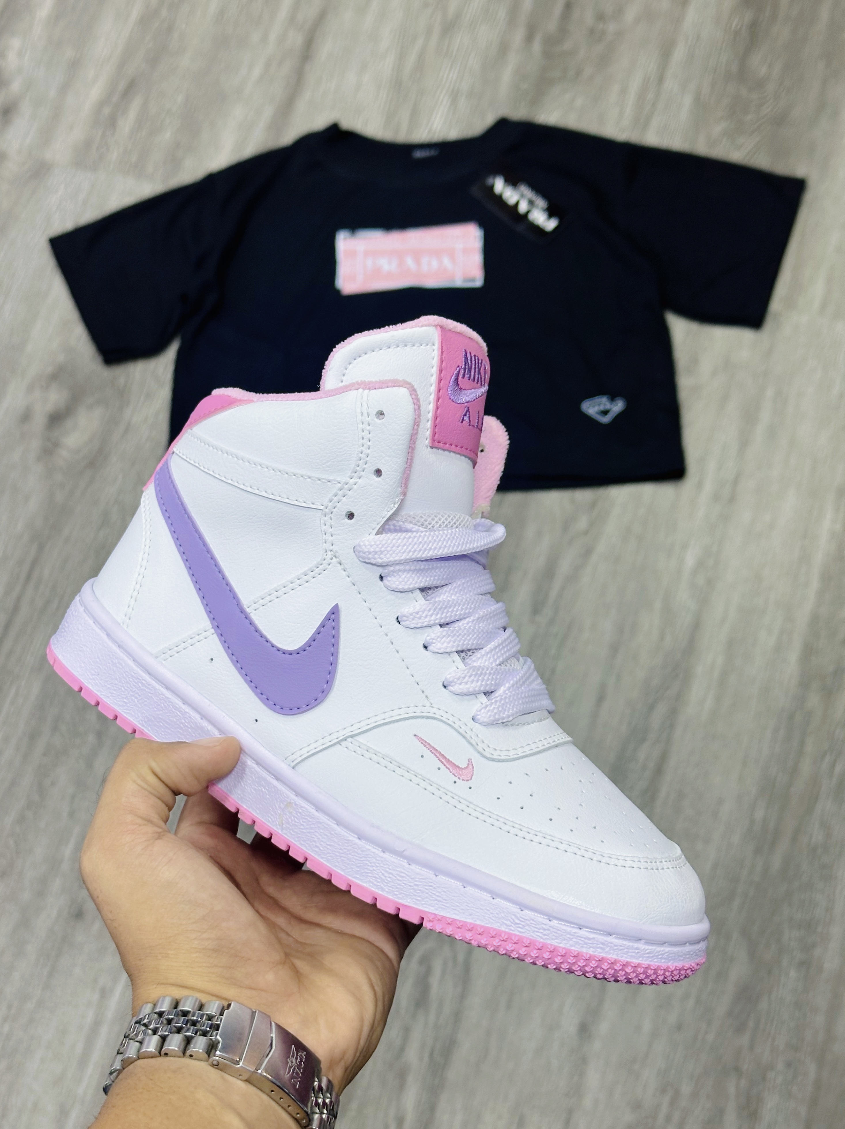 *NIKE COURT*