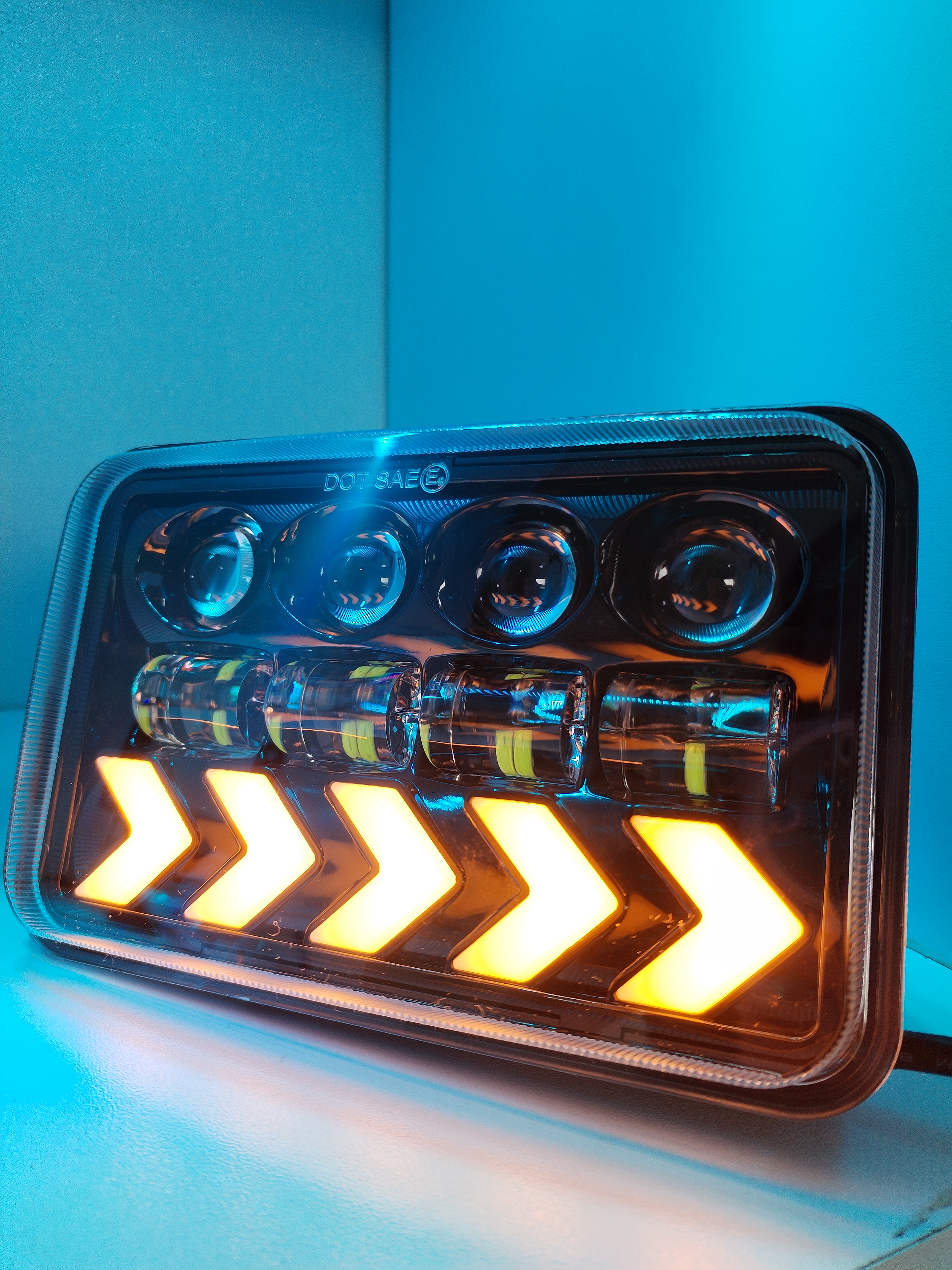 PAR DE FAROLAS DE LUJO KENWORTH (TB218)