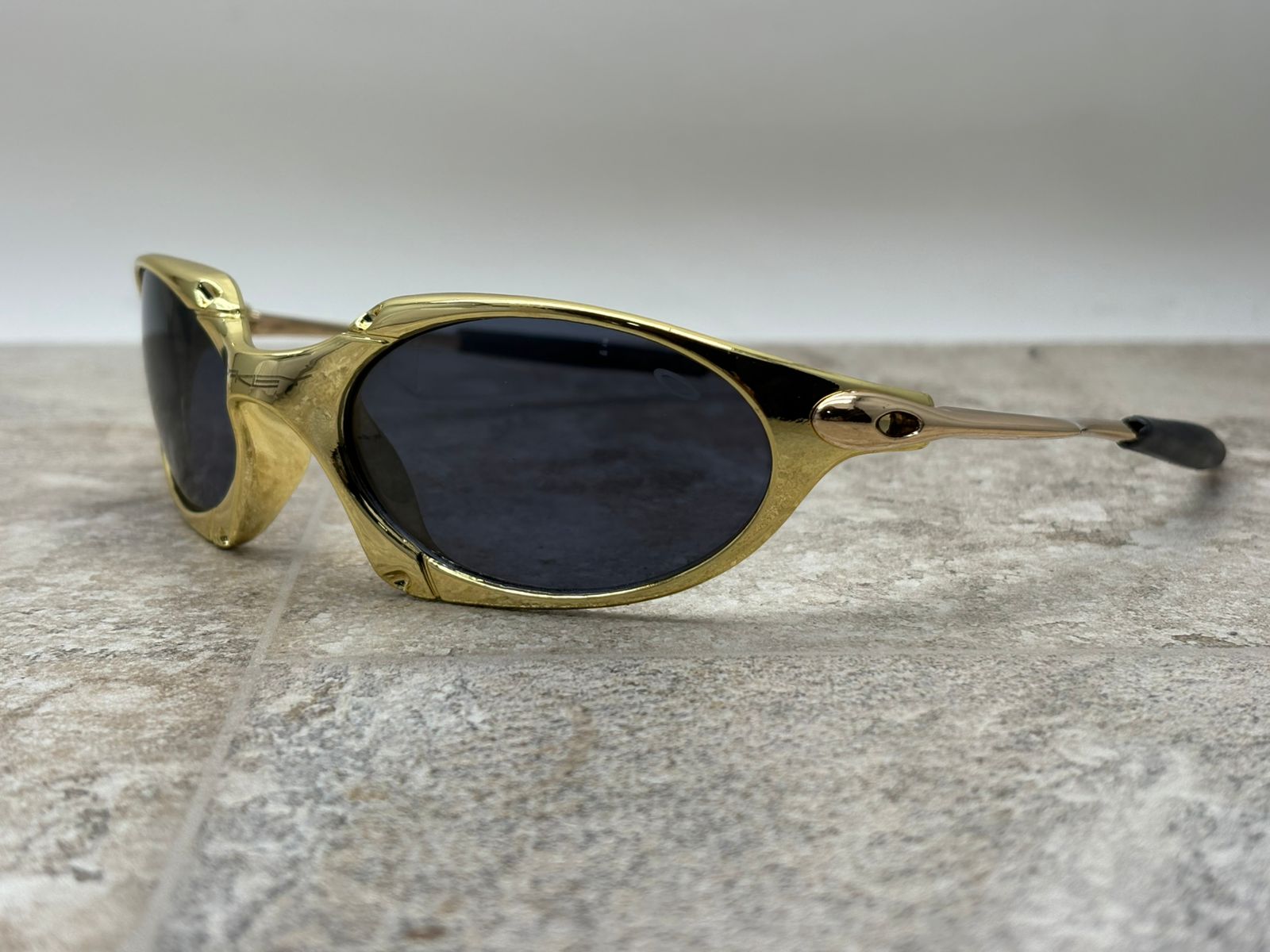 Oakley Julieth Romeo