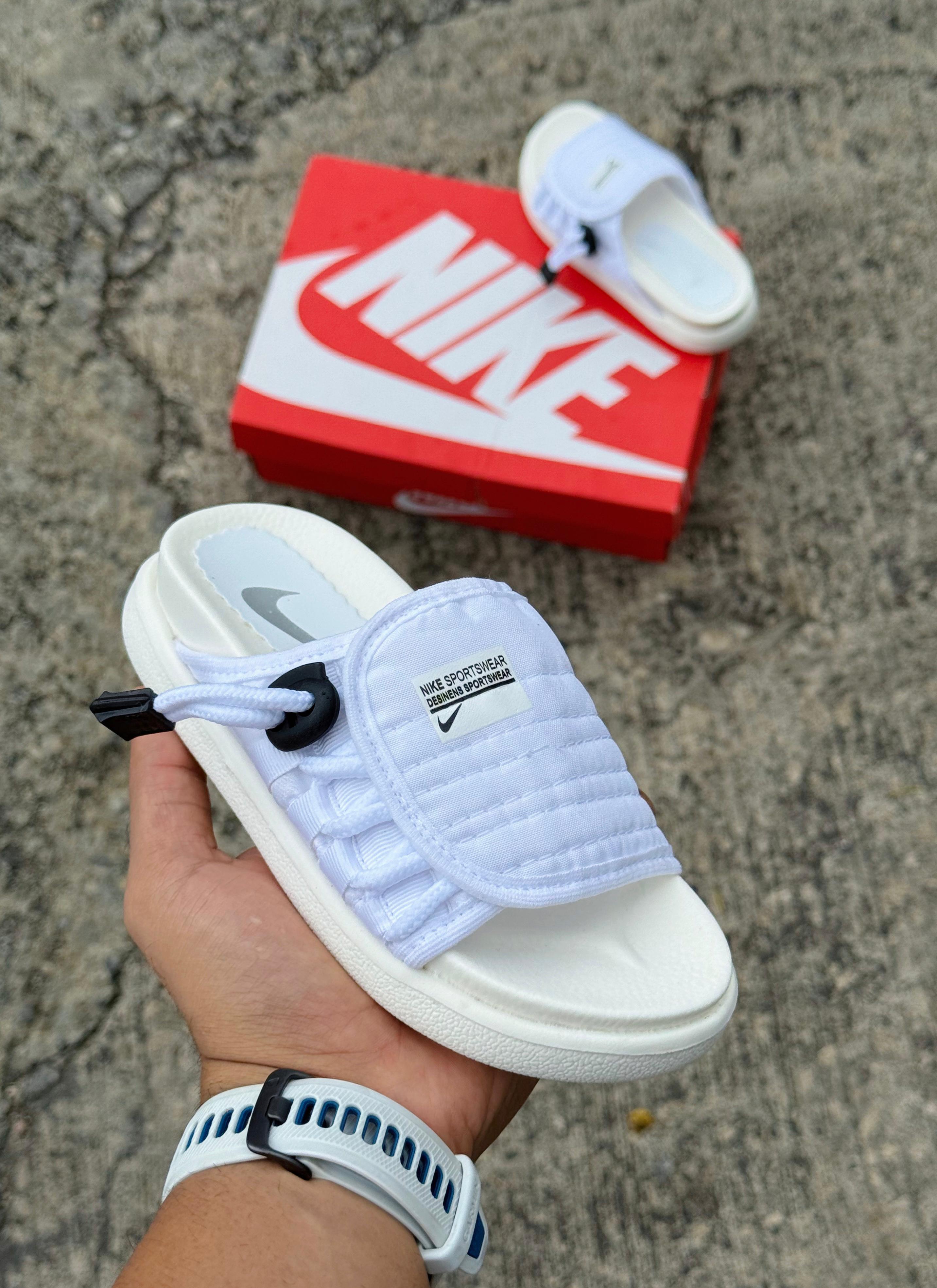 CHOLA NIKE