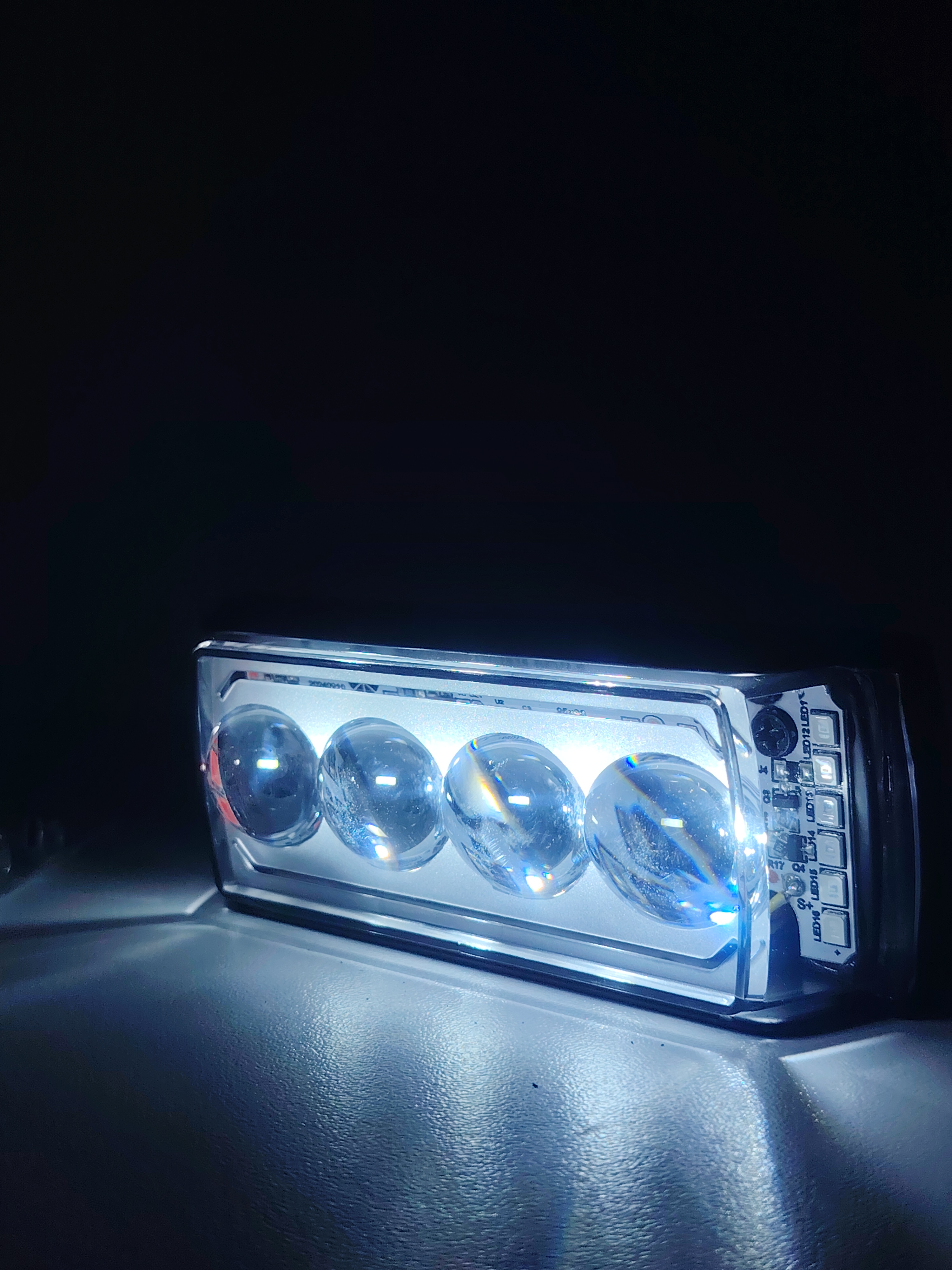 PAR DE EXPLORADORAS 4 LEDS (TB531)