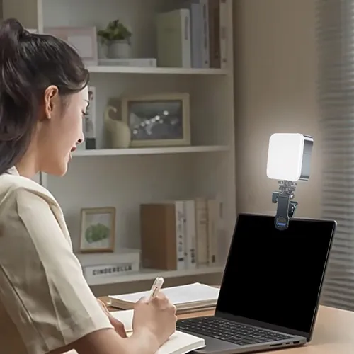 Miniatura 1 de LUZ LED PARA CELULAR O LAPTOP RECARGABLE