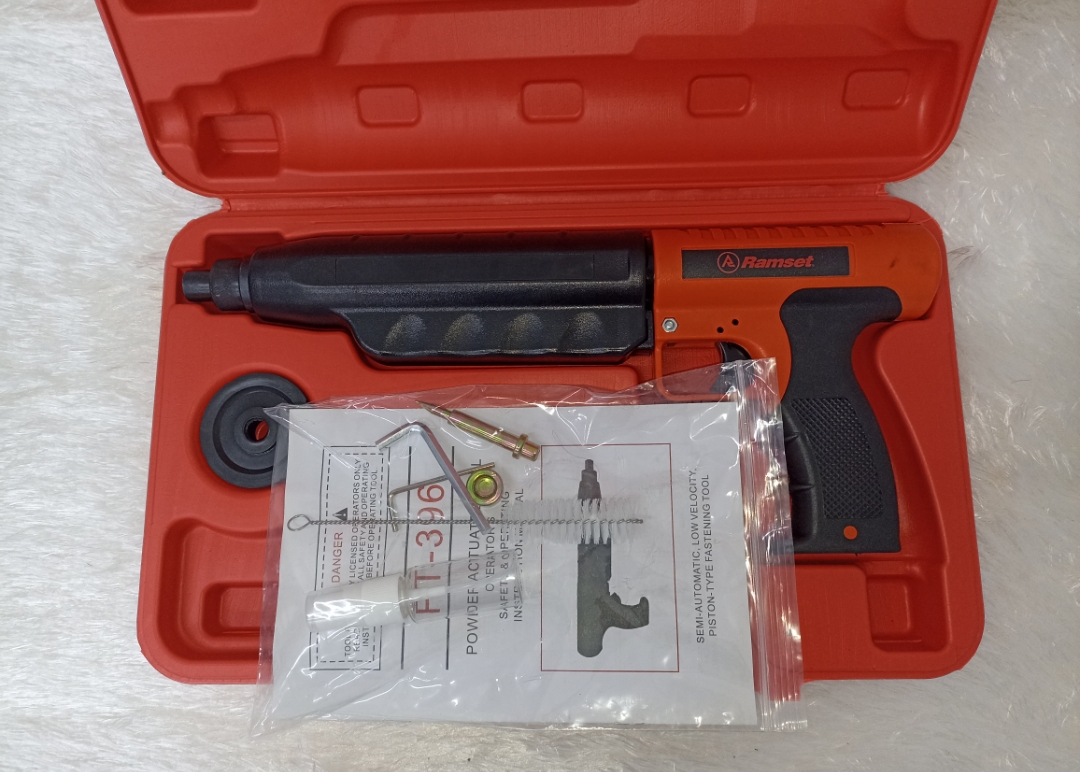 Pistola de fijación en con silenciador