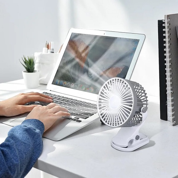 VENTILADOR MINI RECARGABLE COLOR  NEGRO