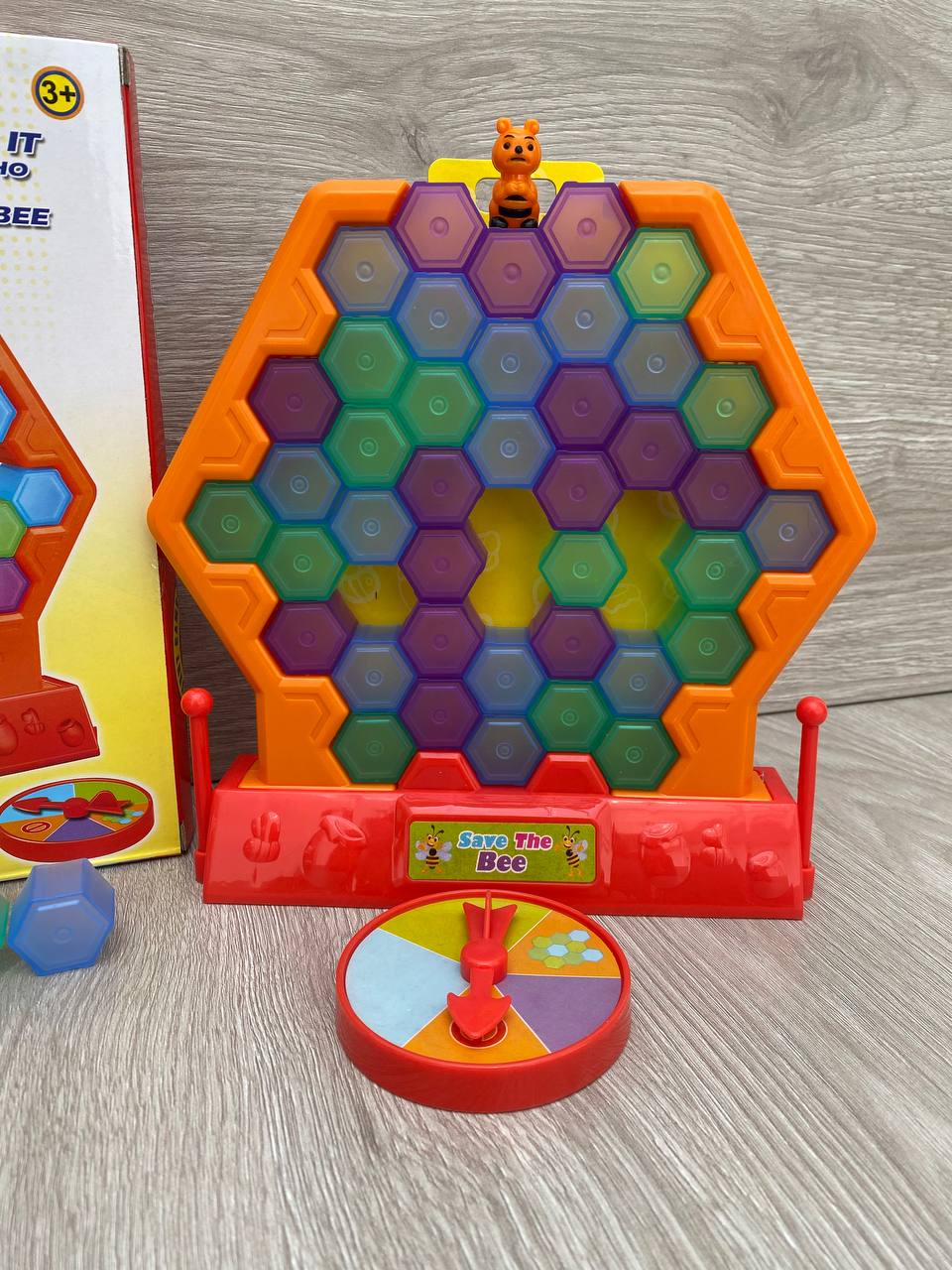 Juego de Mesa Salva a la Abeja