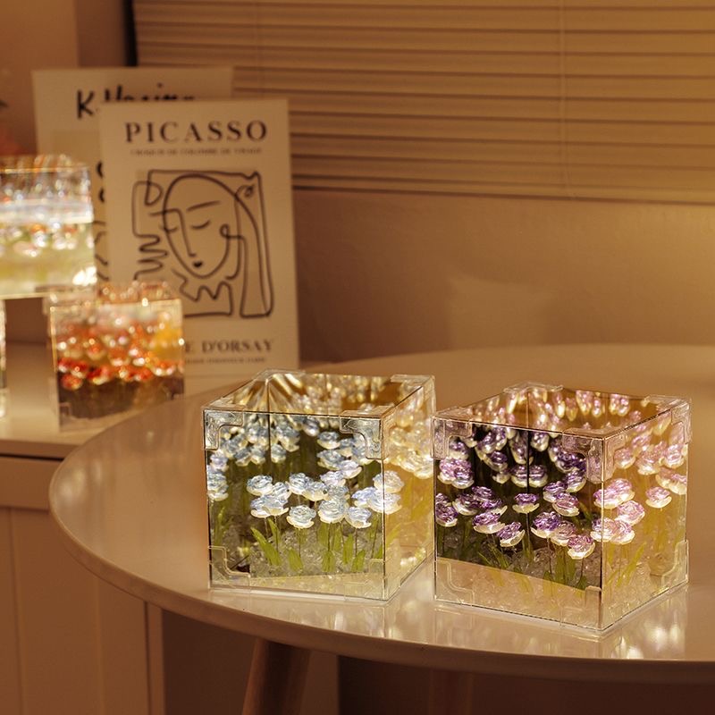 Vista 3 de LAMPARA DE ROSAS CUBO INIFINITO