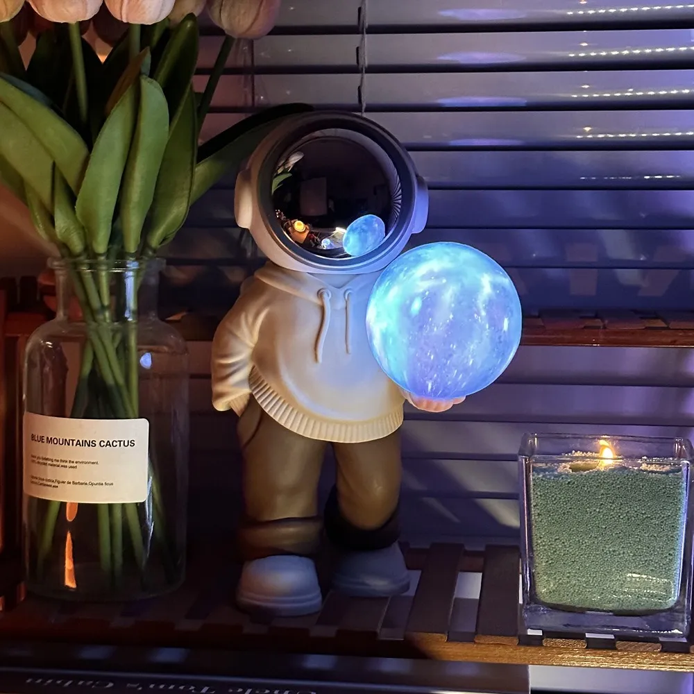 PARLANTE LAMPARA ASTRONAUTA