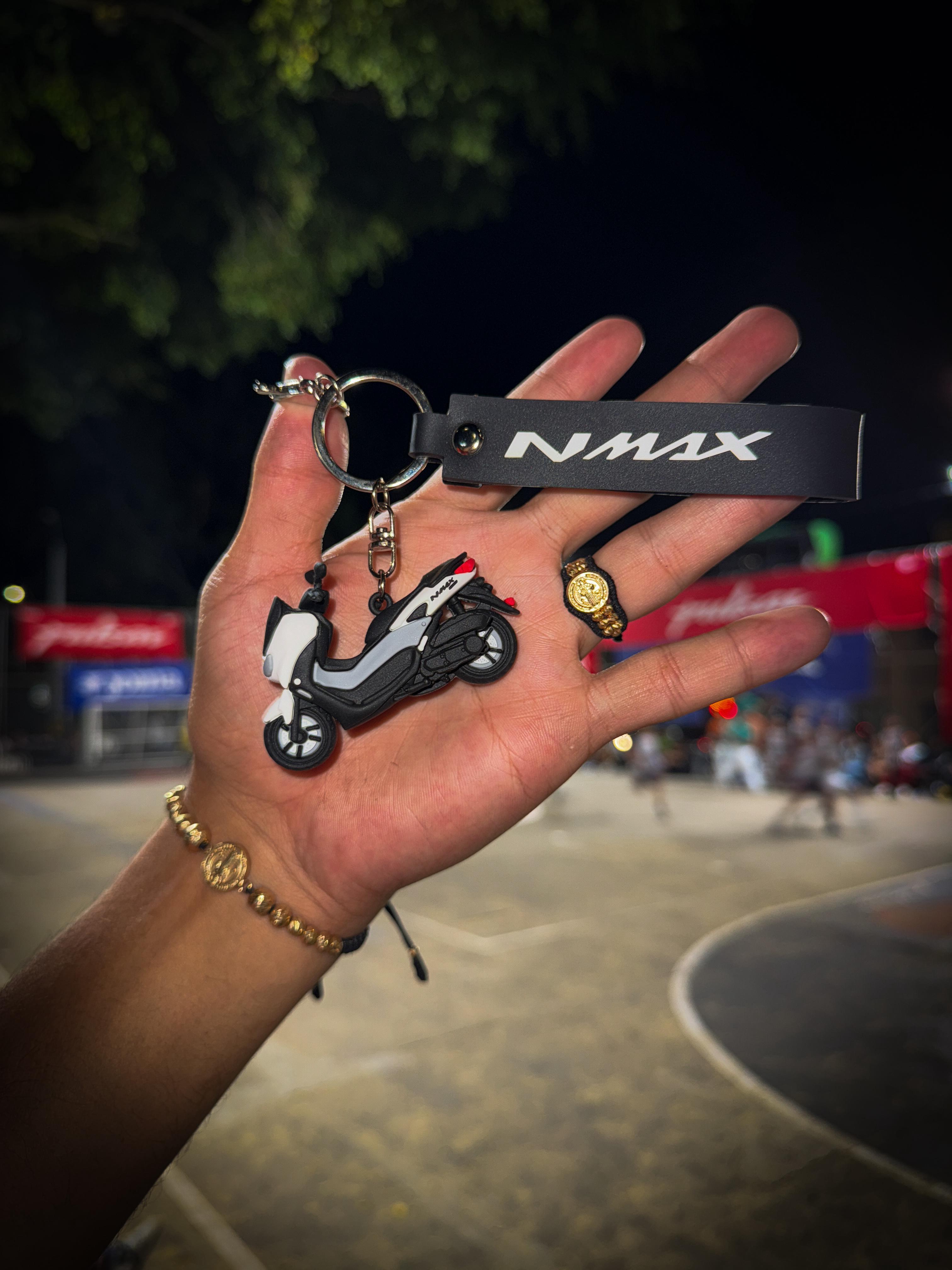 Vista 5 de LLAVERO MOTO NMAX EN 3D - COLOR: NEGRO