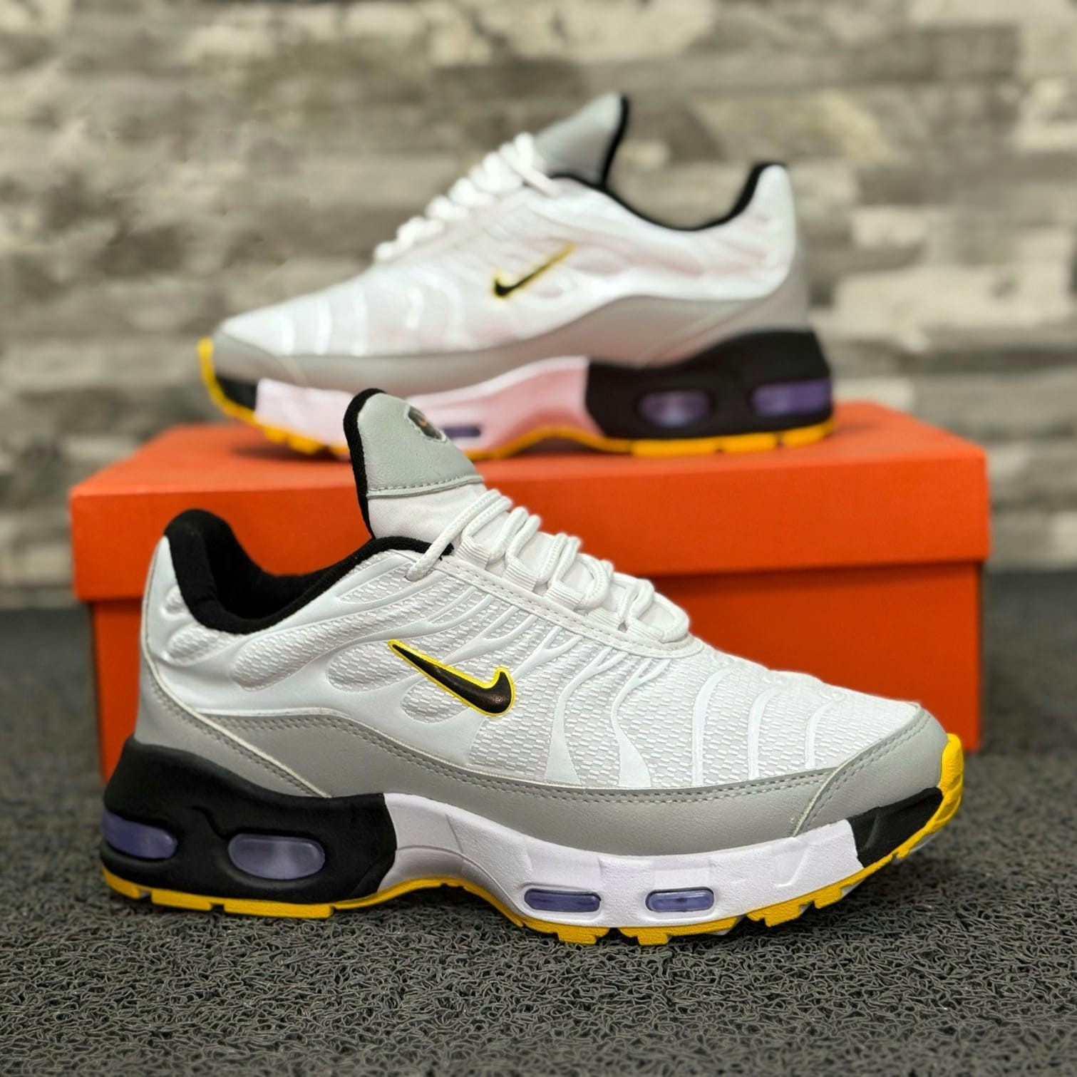 Tenis Nike TN Blanco Amarillo Caballero