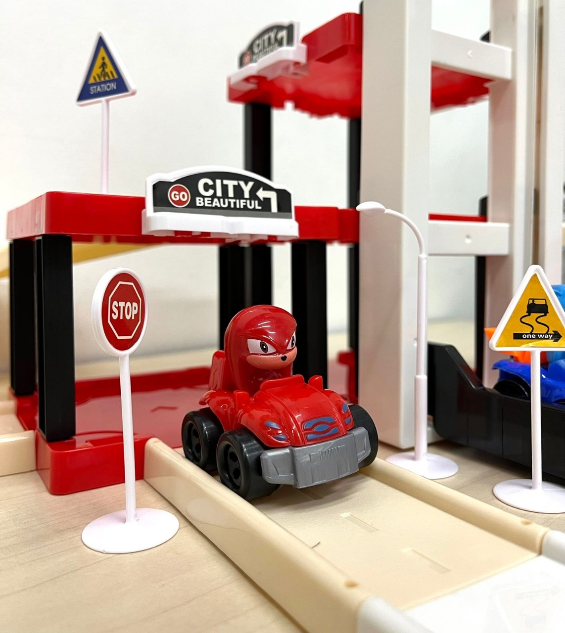 Miniatura 4 de Pista de Carreras Sonec con Ascensor y R