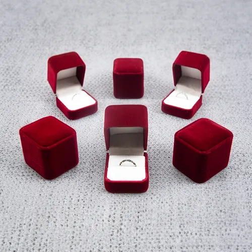 Caja de Lujo Anillo Rojo