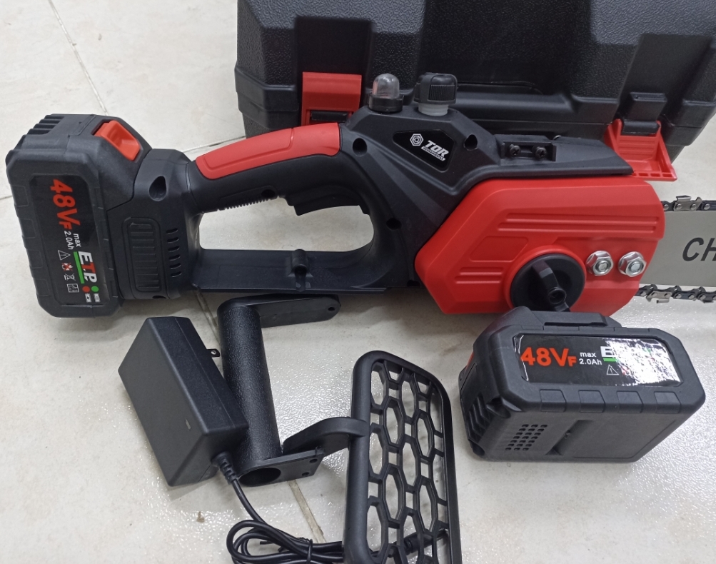 Sierra inalámbrica de 48 voltios 12"