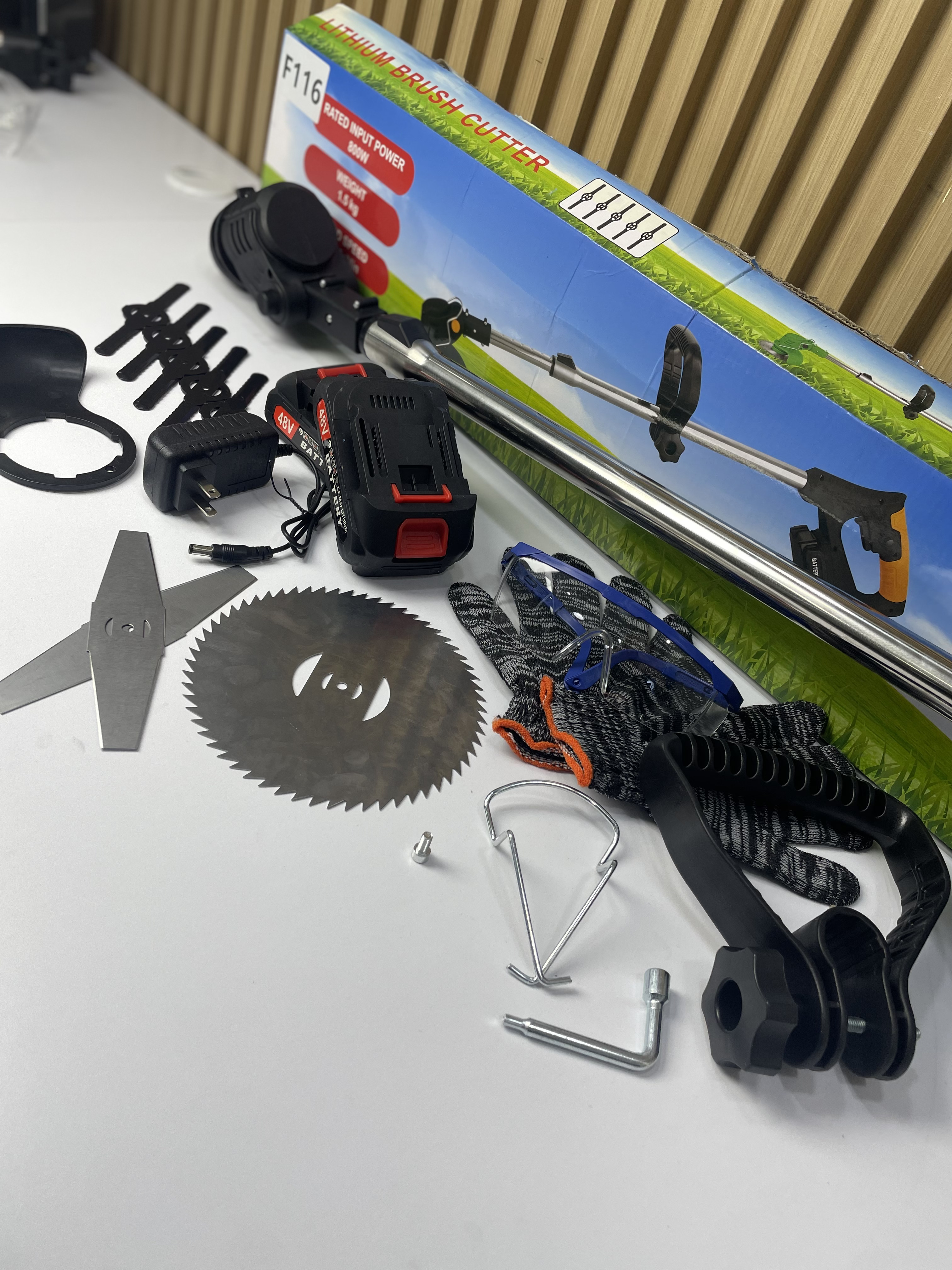 Guadaña Doble Bateria Con Accesorios