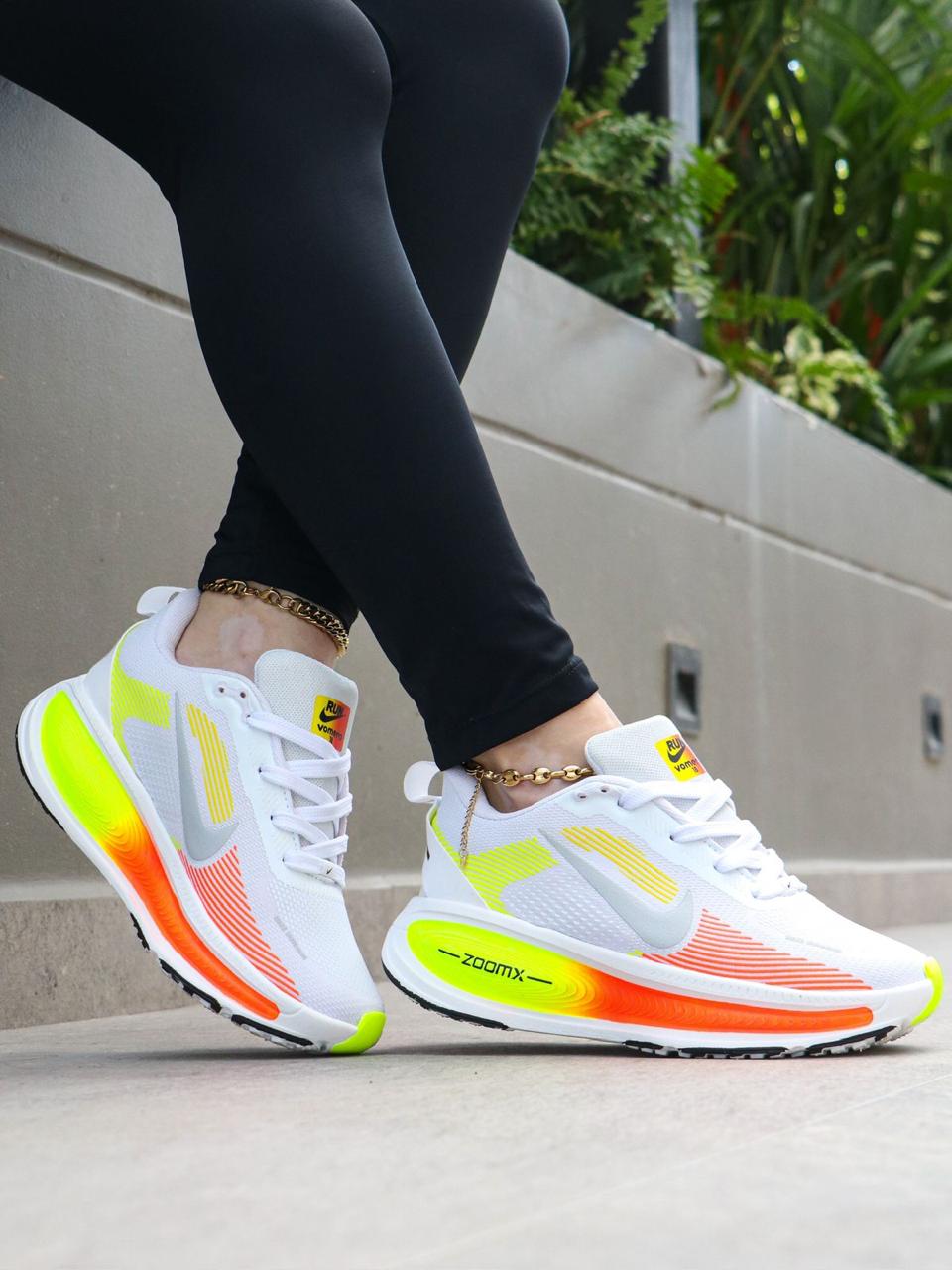 NIKE RUN VOMERO 18