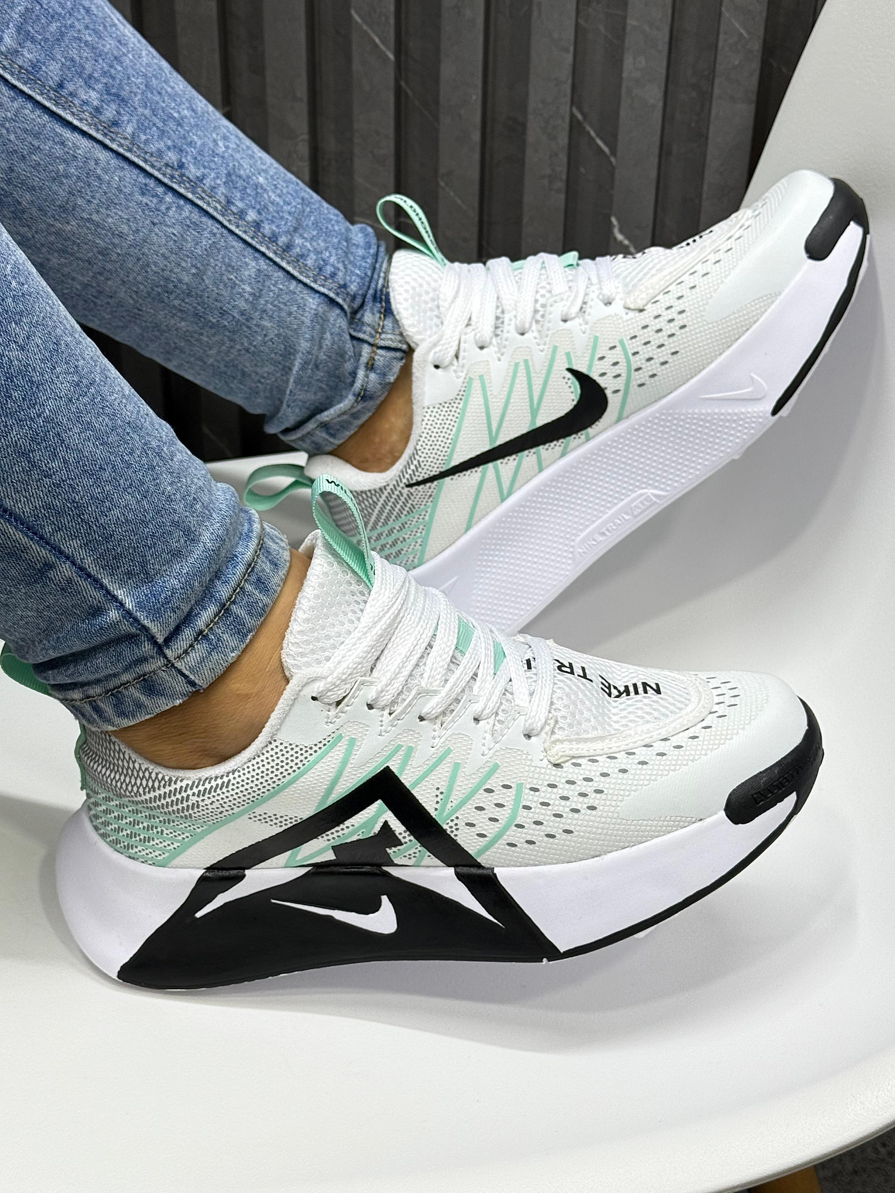 NIKE ATC