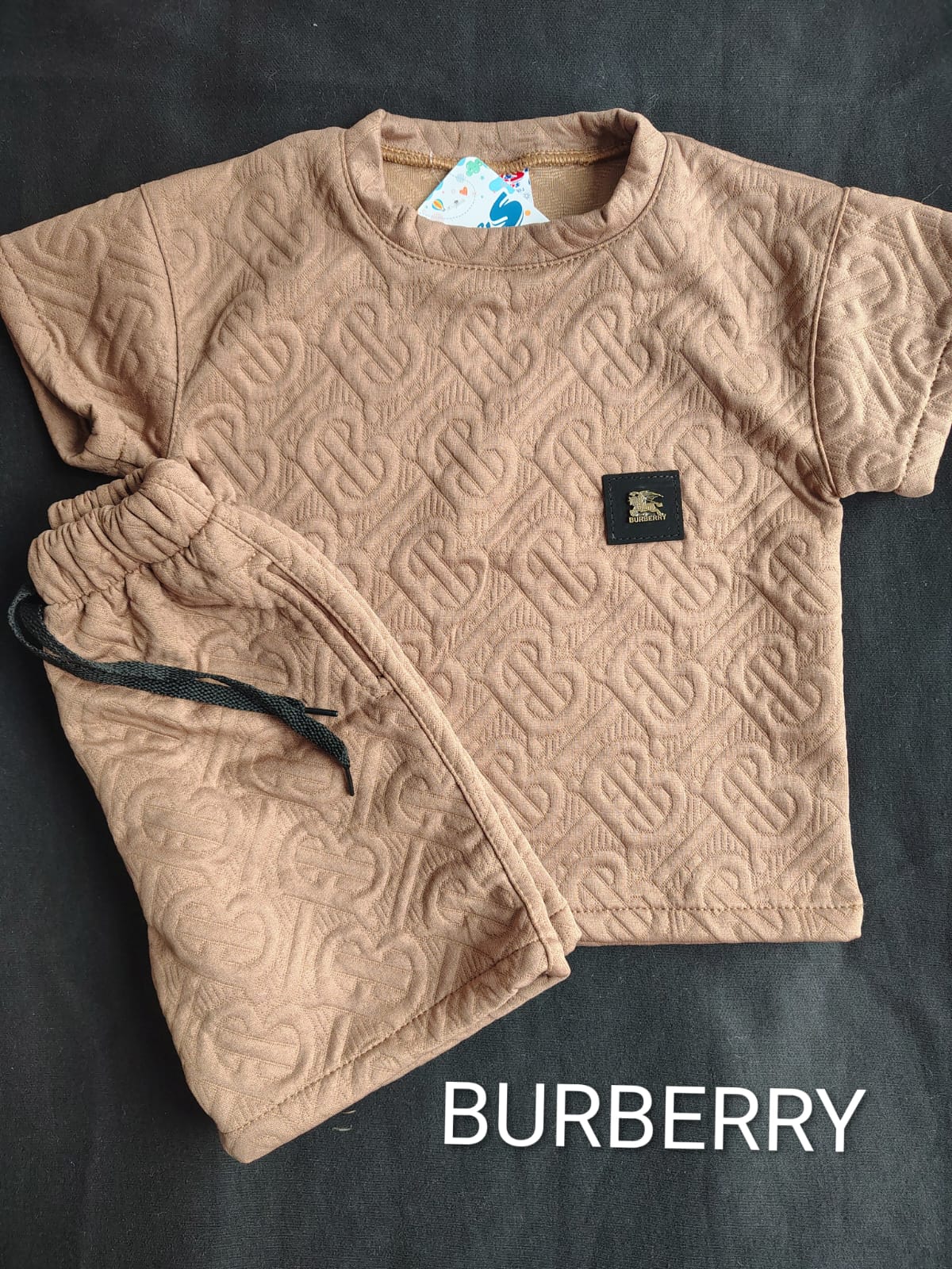 Conjunto texturizado- BERMUDA Y CAMISETA - Vista 1