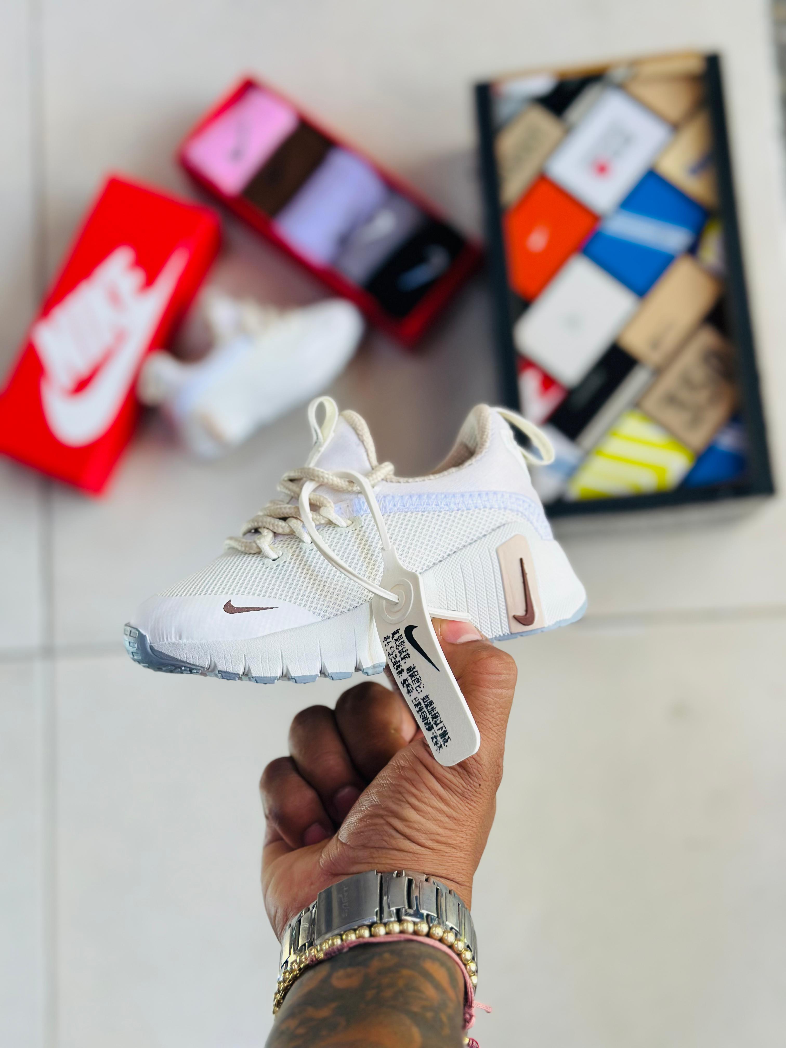 NIKE METCON KIDS - Vista 1