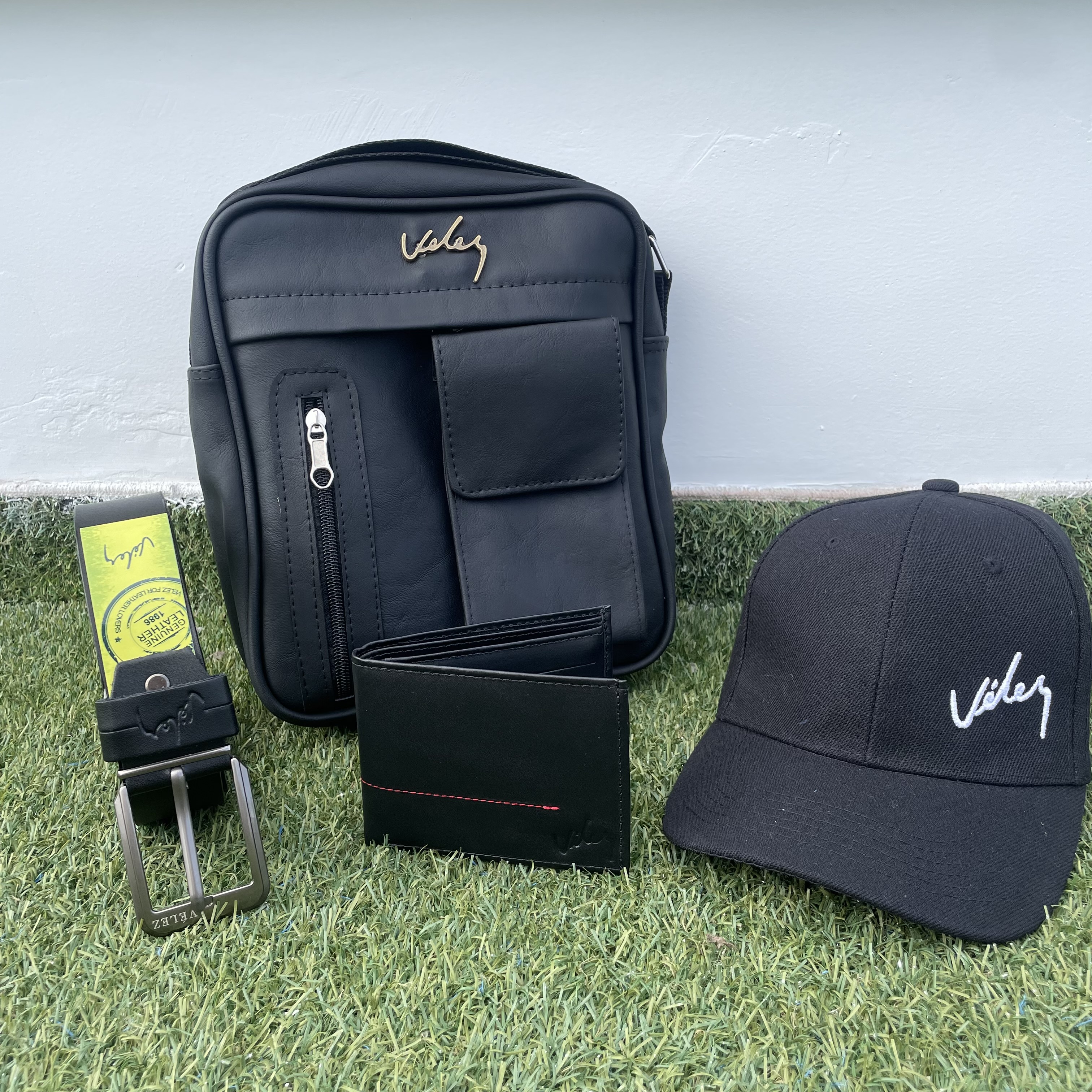 TRIO CARRIEL VELÉZ AXEL + GORRA - Vista 1