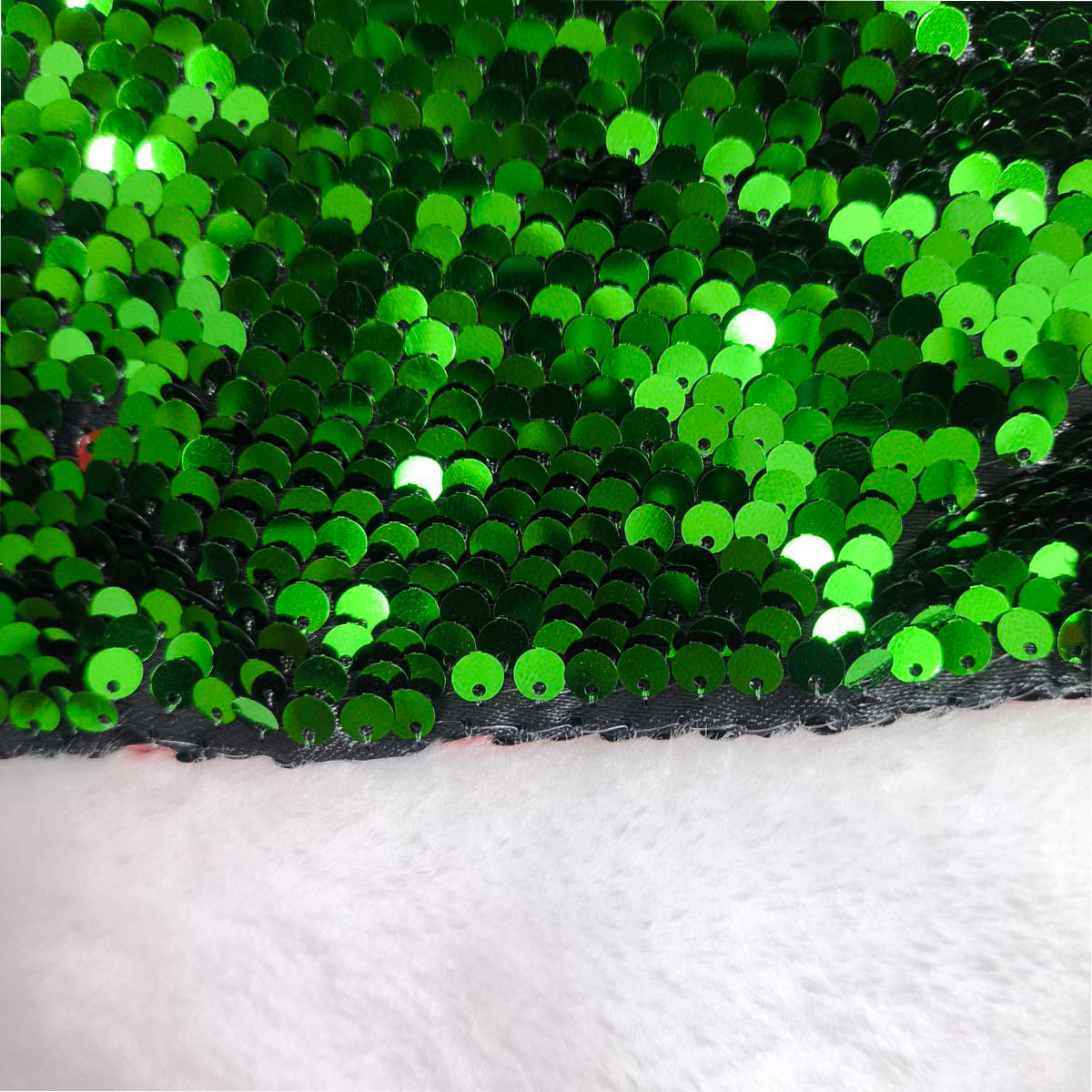 Vista 3 de Gorro Navideño de Lentejuelas GNLRV01 - Cantidad: x3