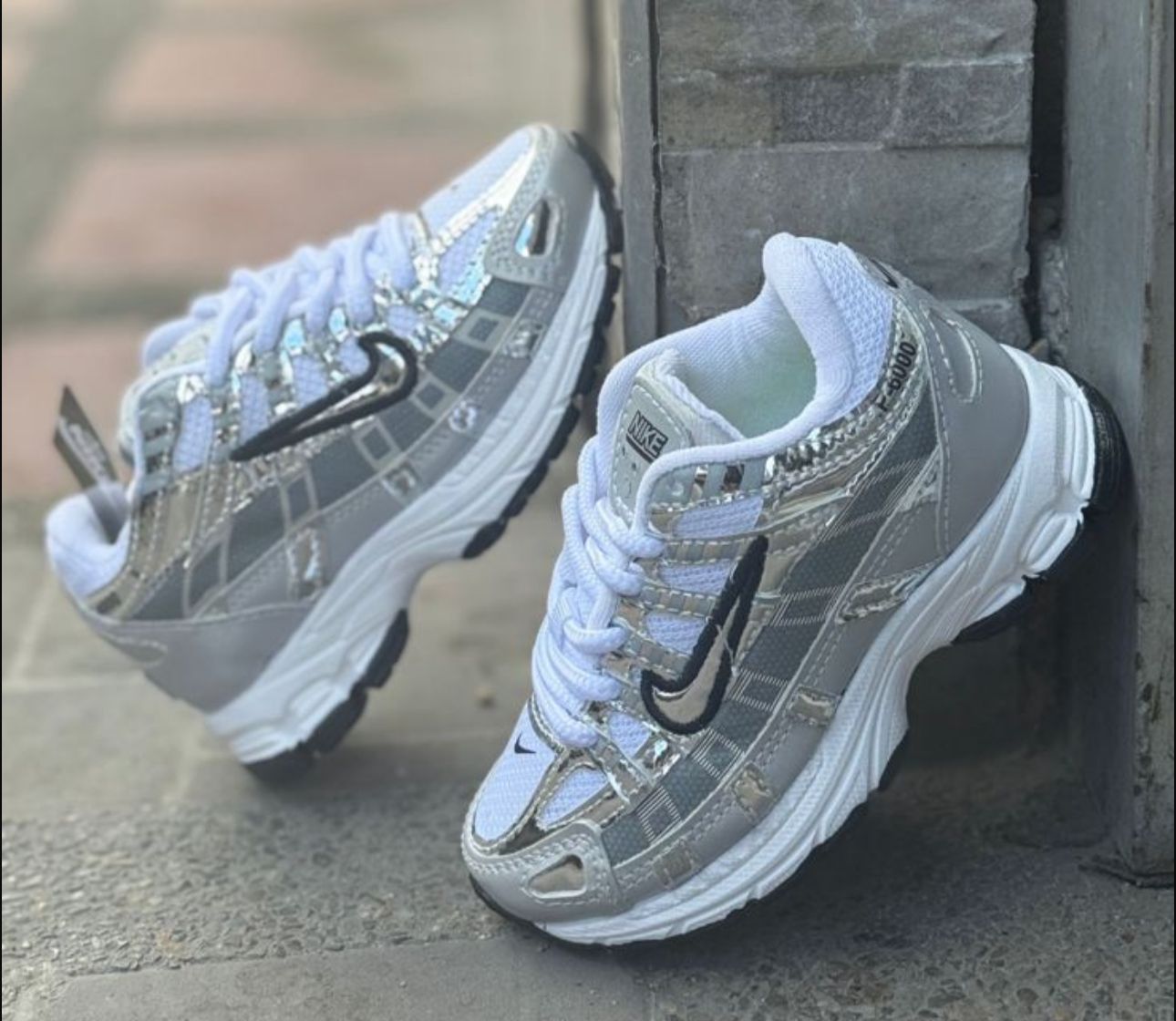 NIKE P6000 SILVER DE NIÑOS - Vista 1