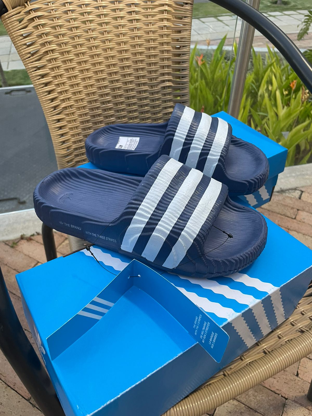 ADILETTE 22 LINEAS COMPLETAS - Vista 1