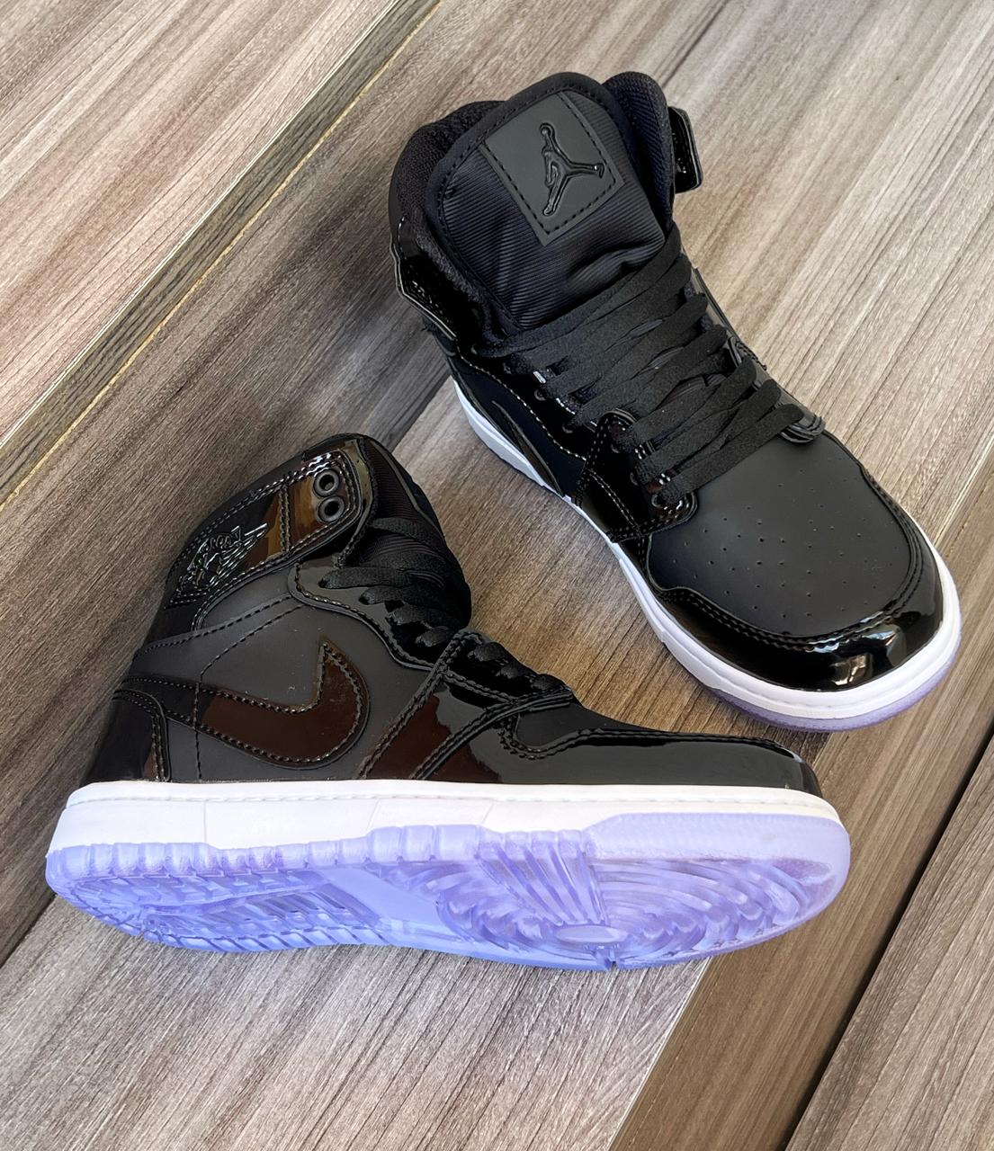 Botin Jordan Retro 1 Charol Negra Unisex - Vista 1