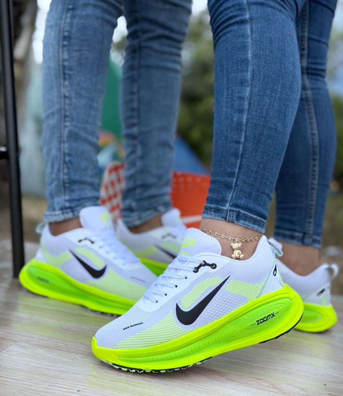 Nike Vomero Plus 18 Blanco Verde Unisex - Vista 1