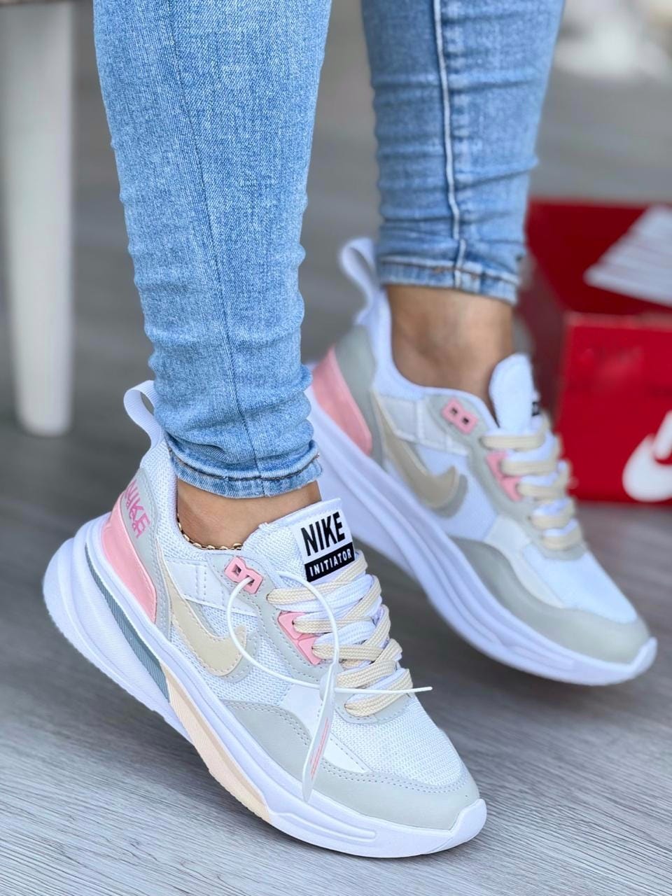 DESCUENTO, CALZADO, NIKE DOBLE CHULO - Vista 1